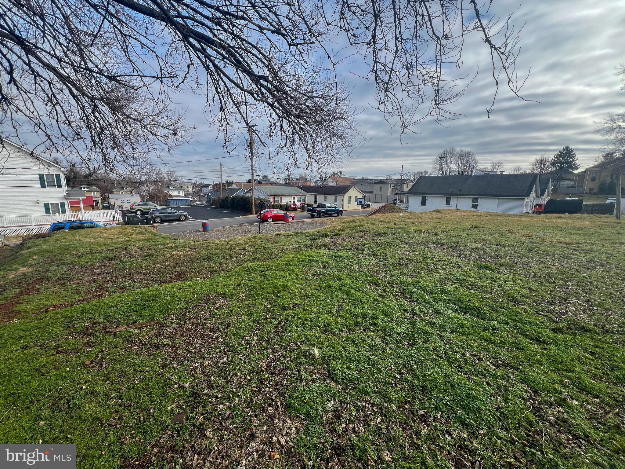 Commercial lot in town that offers possibility for a duplex or a small hotel. Already has one tap for water and sewer.  Research has been done for a 4 story boutique hotel in the heart of our beautiful town, Culpeper. Located one block off Main Street and 4 blocks down from bustling Davis Street for your shopping and dining needs!