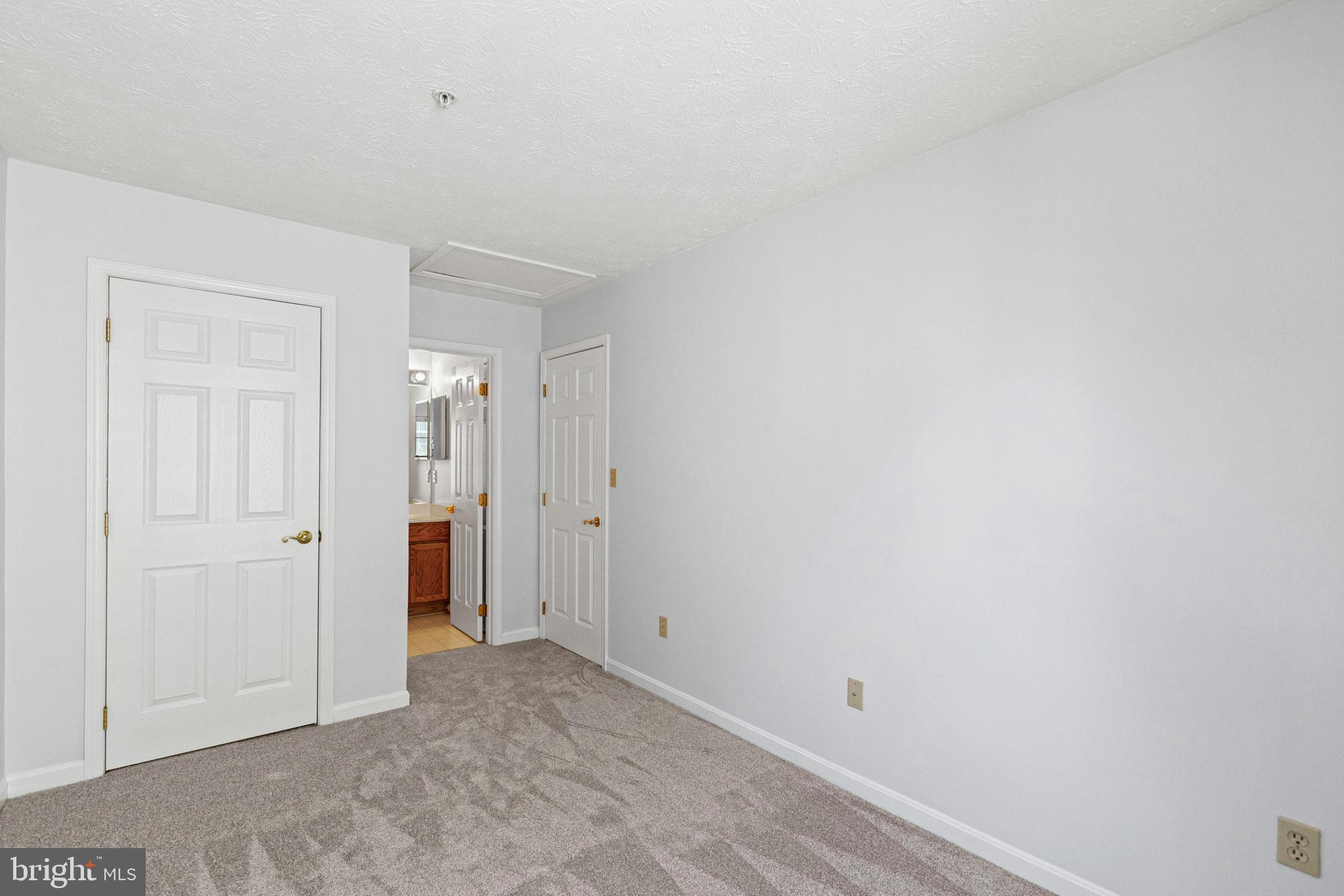 HICKORY HILLS - Residential