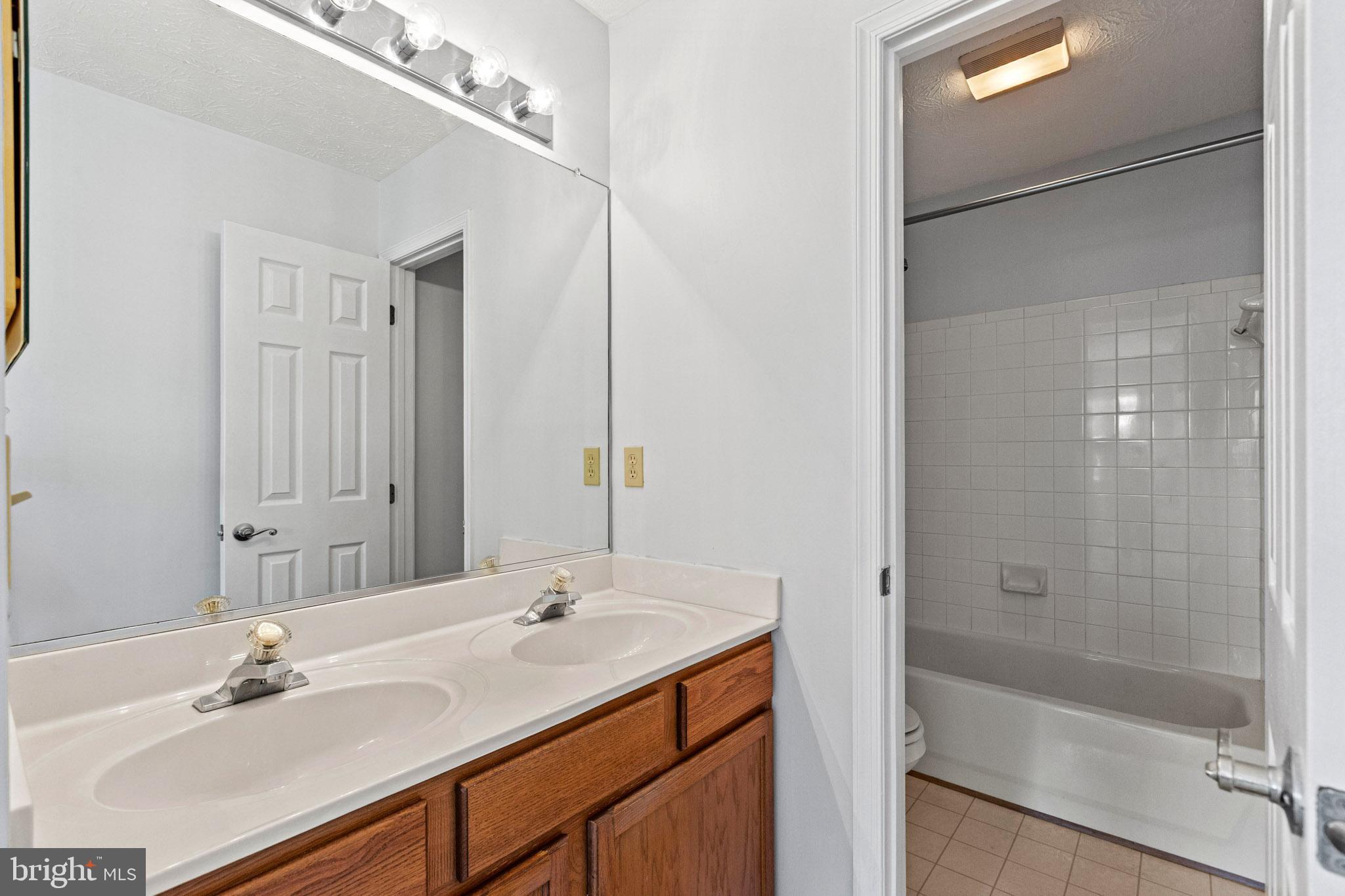HICKORY HILLS - Residential