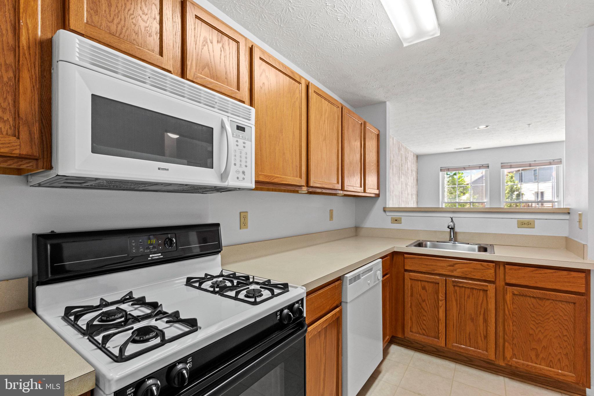 HICKORY HILLS - Residential
