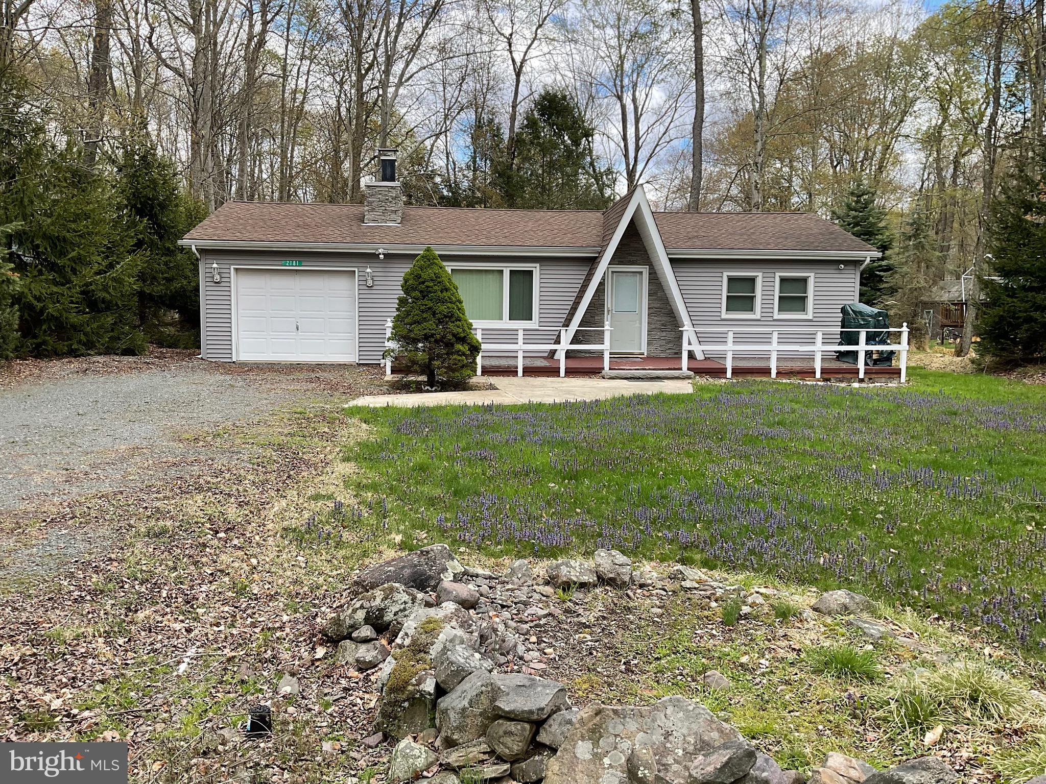 ARROWHEAD  LAKES - Residential
