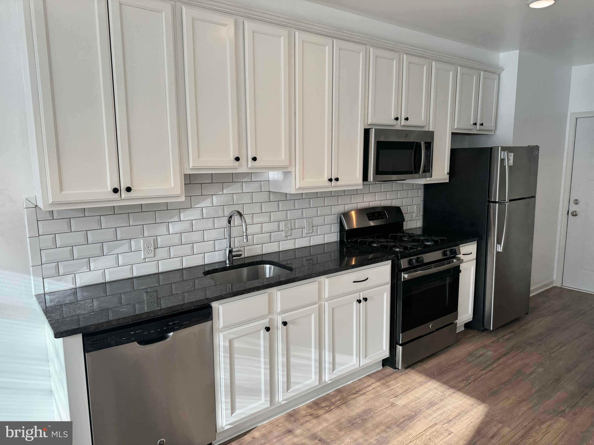 ROXBOROUGH - Residential Lease