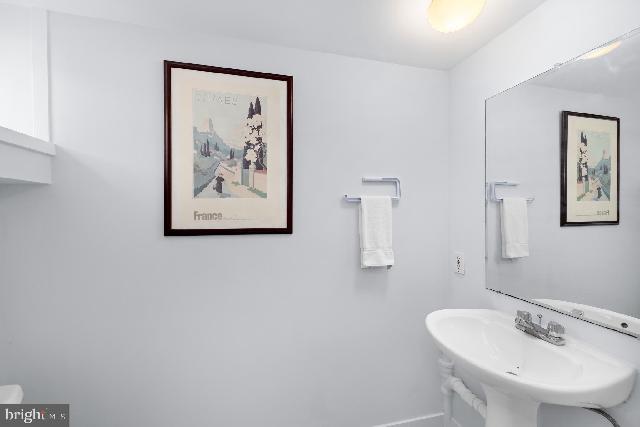 CHEVY CHASE VILLAGE - Residential