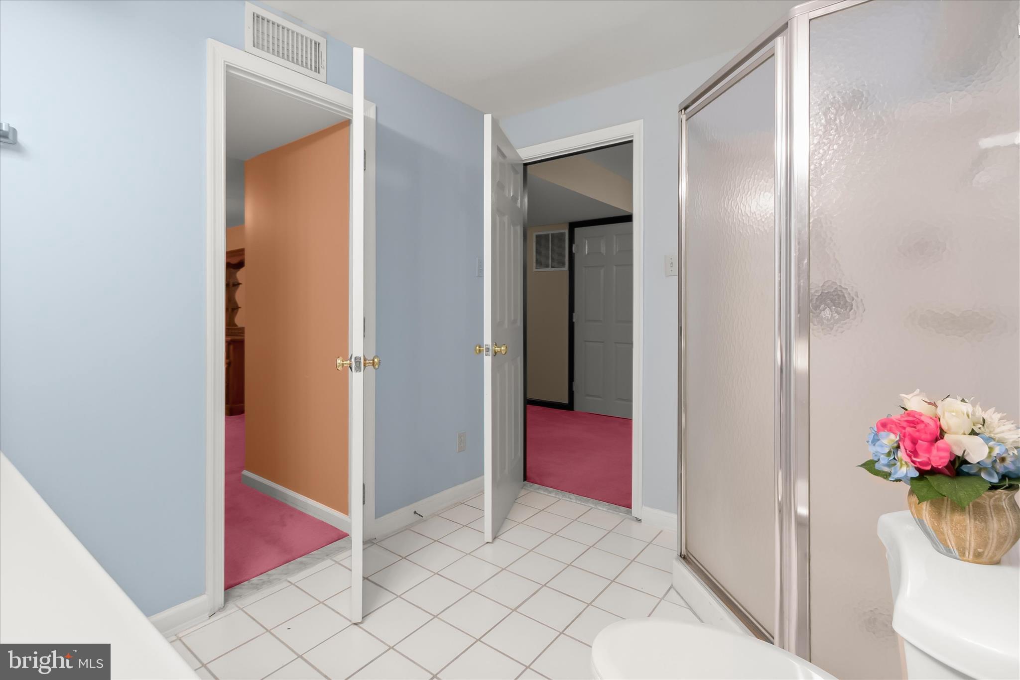 NORTHRIDGE - Residential