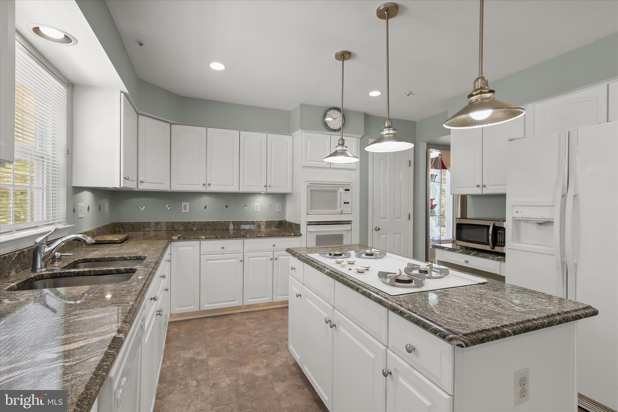 NORTHRIDGE - Residential