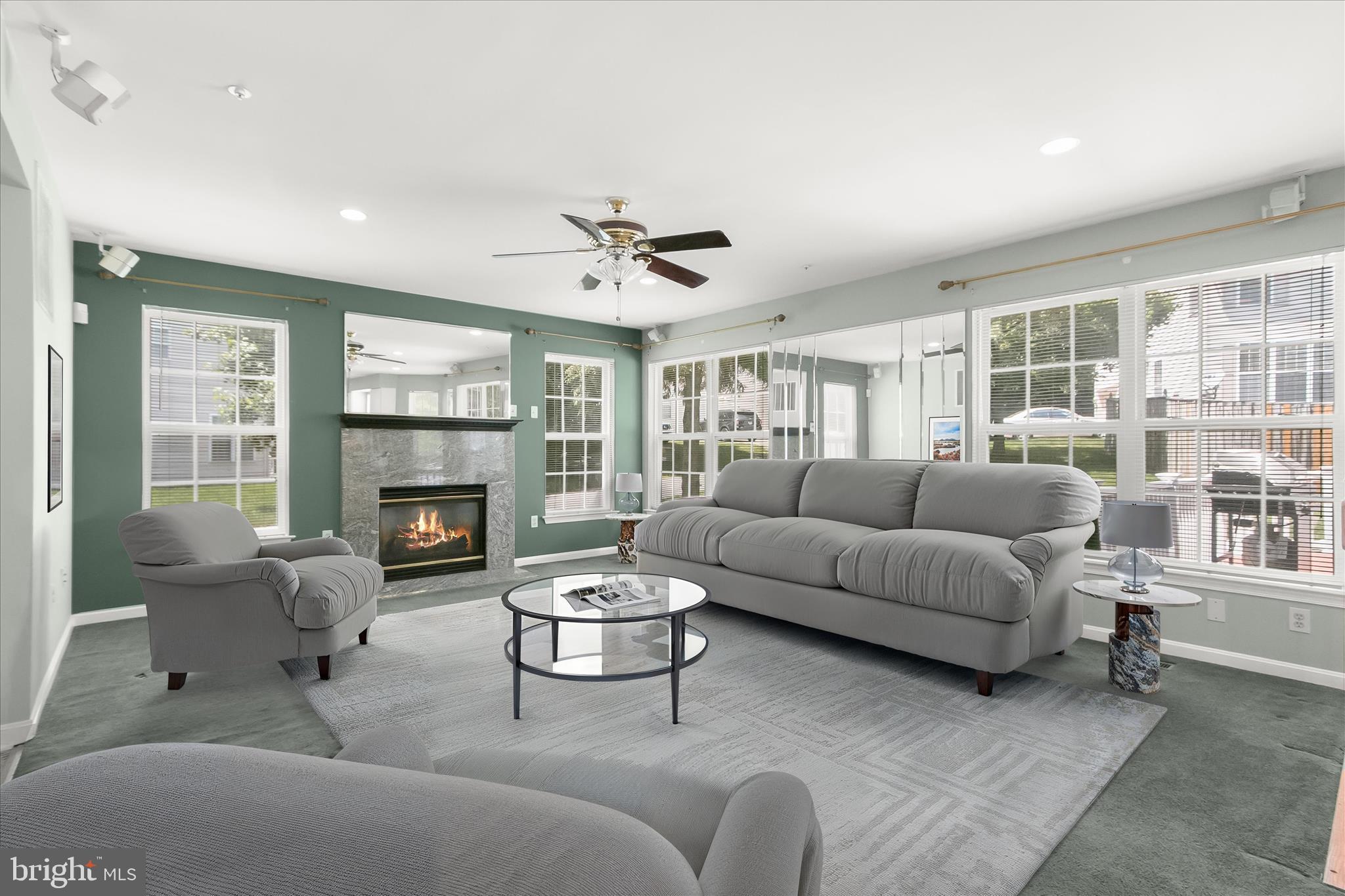 NORTHRIDGE - Residential