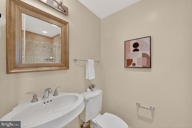 ONE PARK CREST CONDOMINIUM - Residential