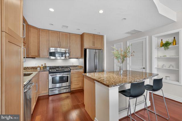 ONE PARK CREST CONDOMINIUM - Residential