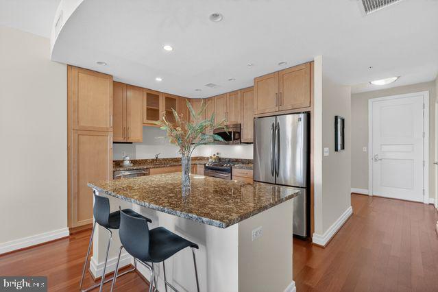 ONE PARK CREST CONDOMINIUM - Residential