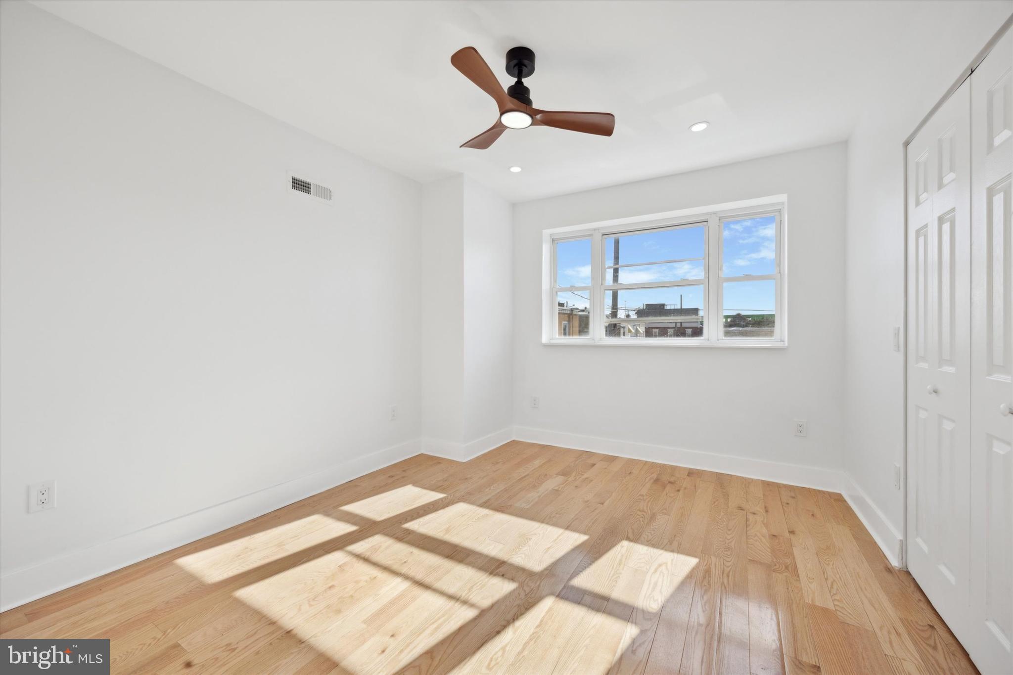 PORT RICHMOND - Residential