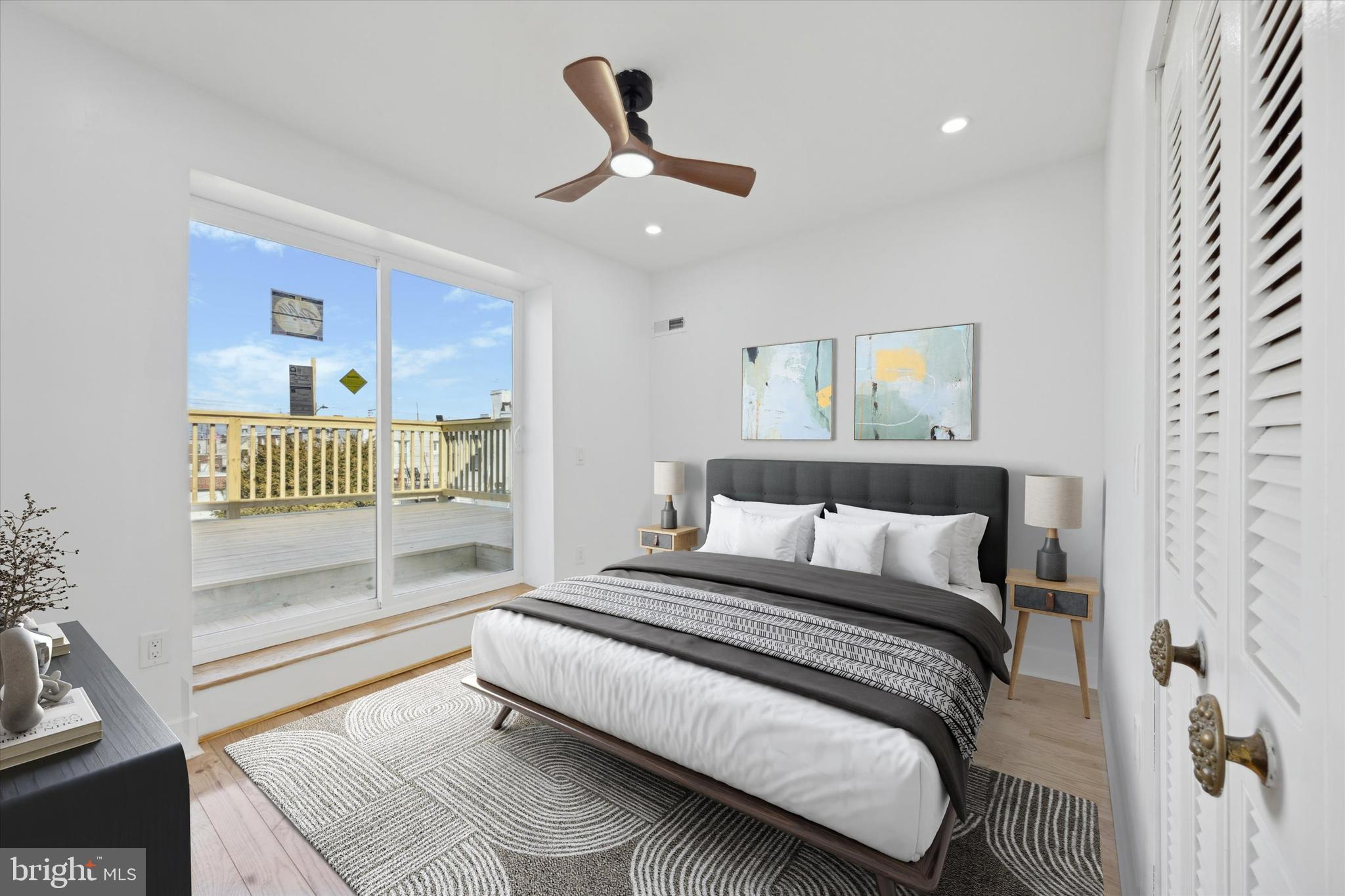 PORT RICHMOND - Residential