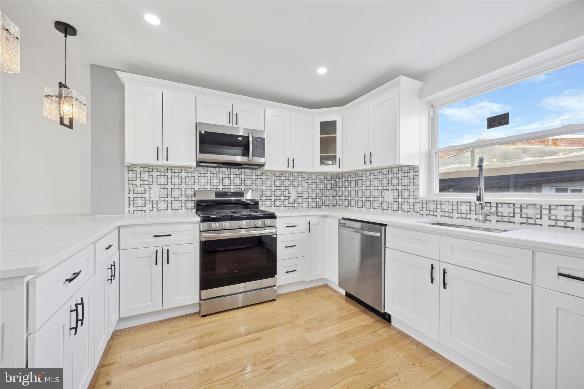 PORT RICHMOND - Residential