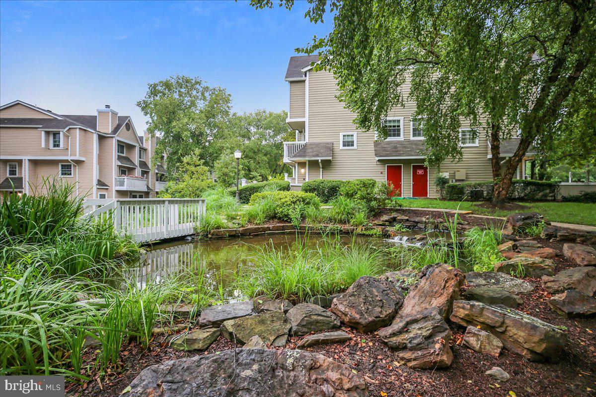 THE GABLES ON TUCKERMAN - Residential