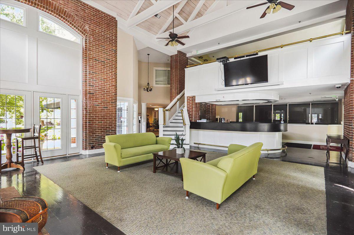 THE GABLES ON TUCKERMAN - Residential
