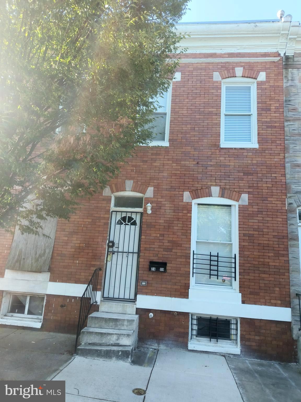 NEWLY RENOVATED TOWNHOUSE  IN UPCOMING NEIGHBOR HOOD  !!!! MANY UPGRADES !!!! PROPERTY CURRENTLY RENTED FOR  $1300.00  TENENT CAN STAY OR LEAVE IF NECESSARY
   COME WITH YOUR BEST OFFERS WILL NOT LAST AT THIS PRICE!!!!