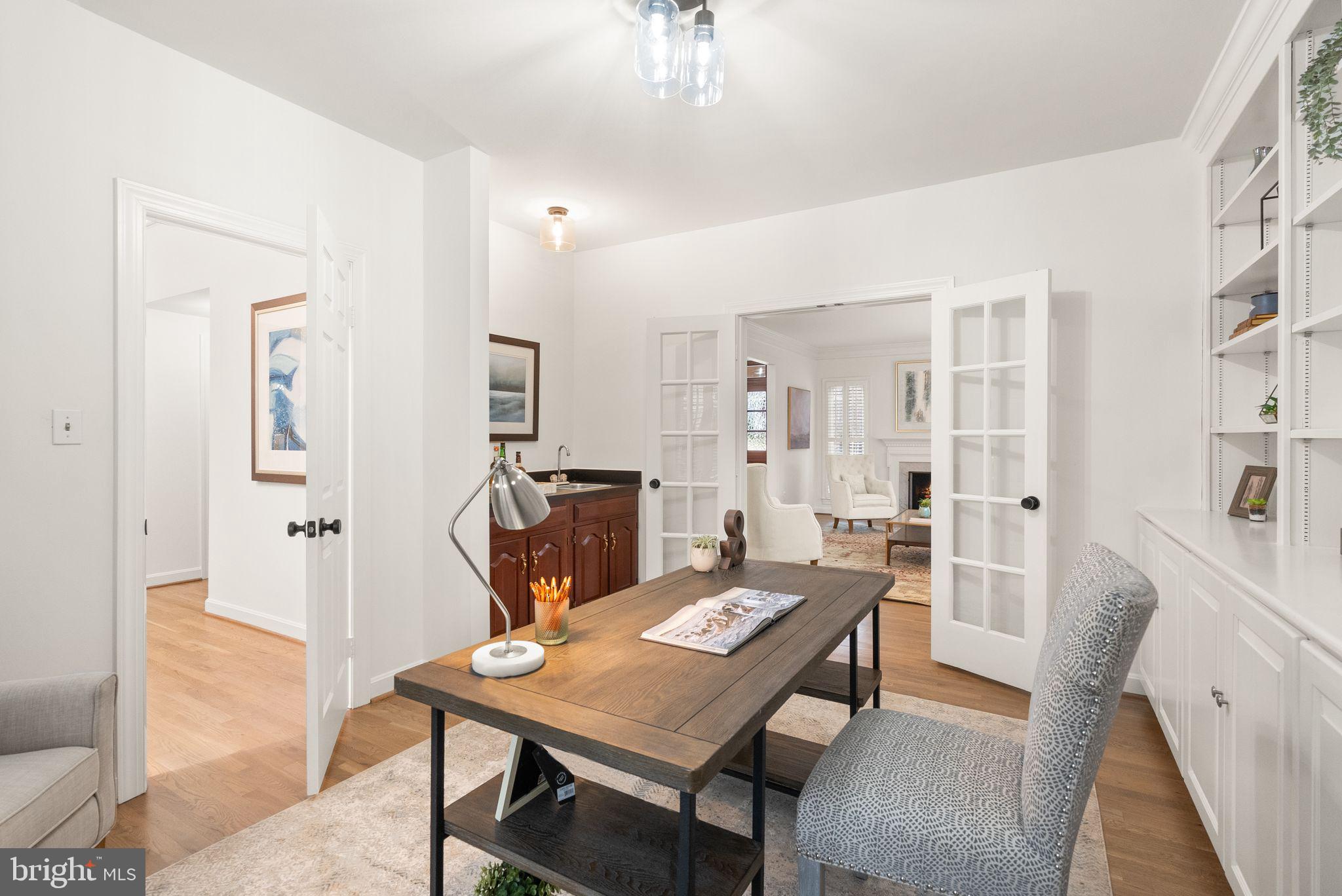COUNTRY CLUB ESTATES - Residential