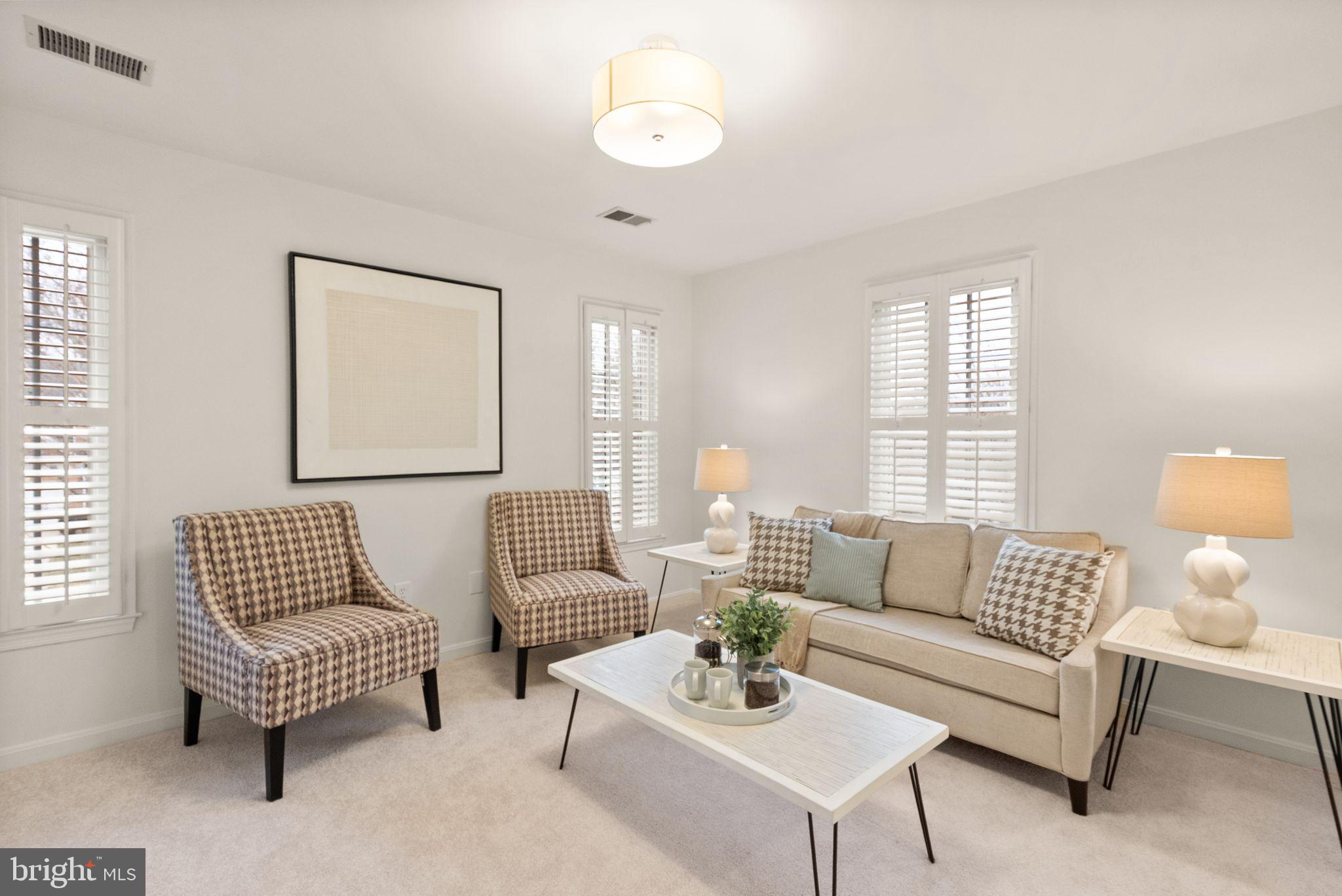COUNTRY CLUB ESTATES - Residential