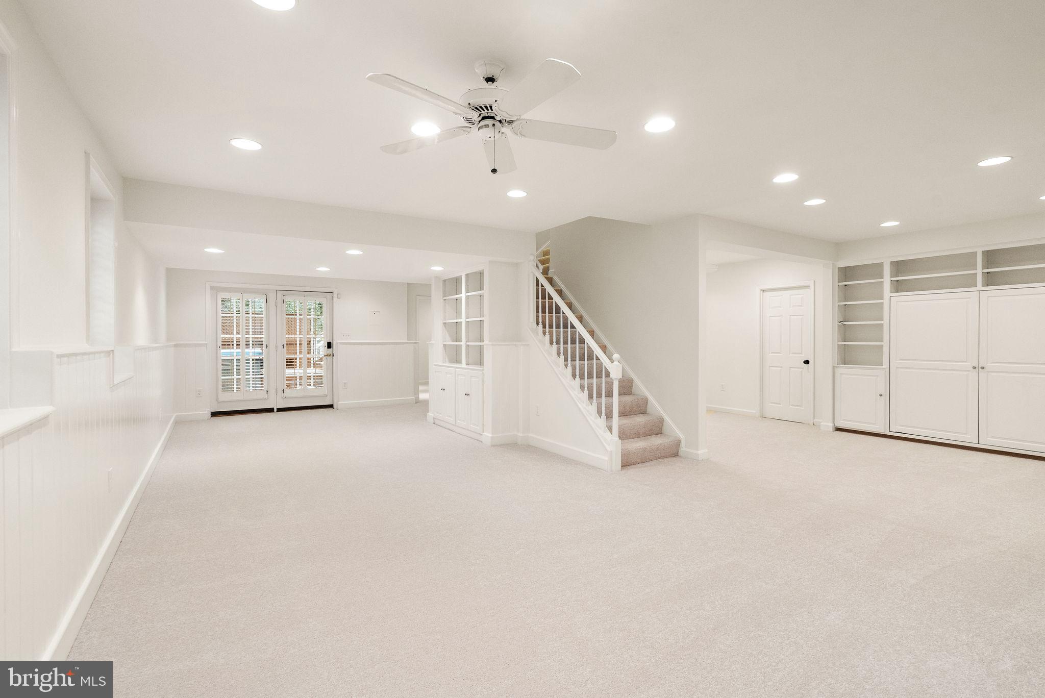 COUNTRY CLUB ESTATES - Residential