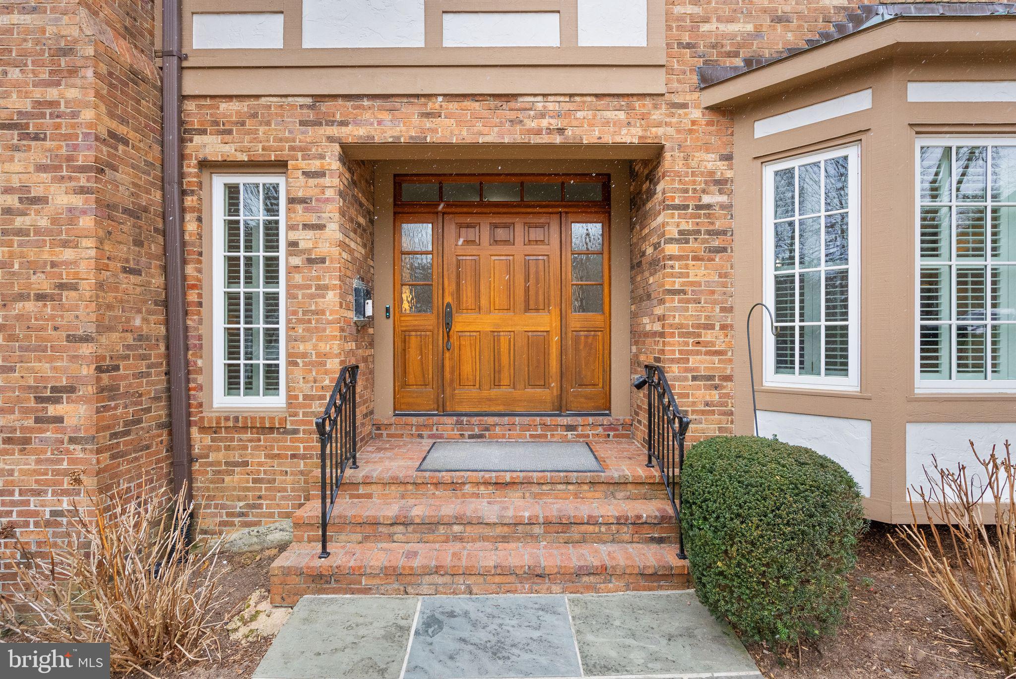 COUNTRY CLUB ESTATES - Residential