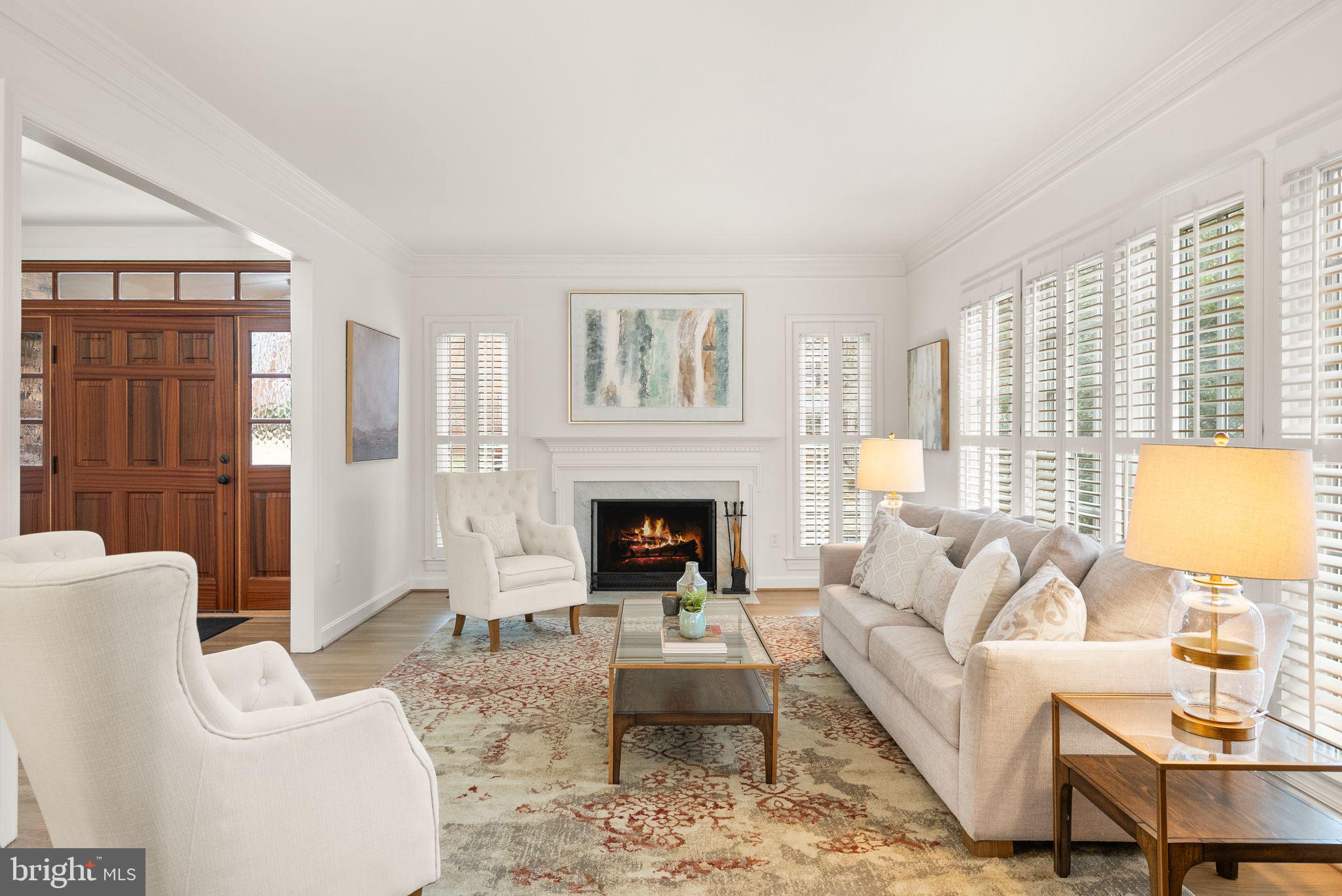 COUNTRY CLUB ESTATES - Residential