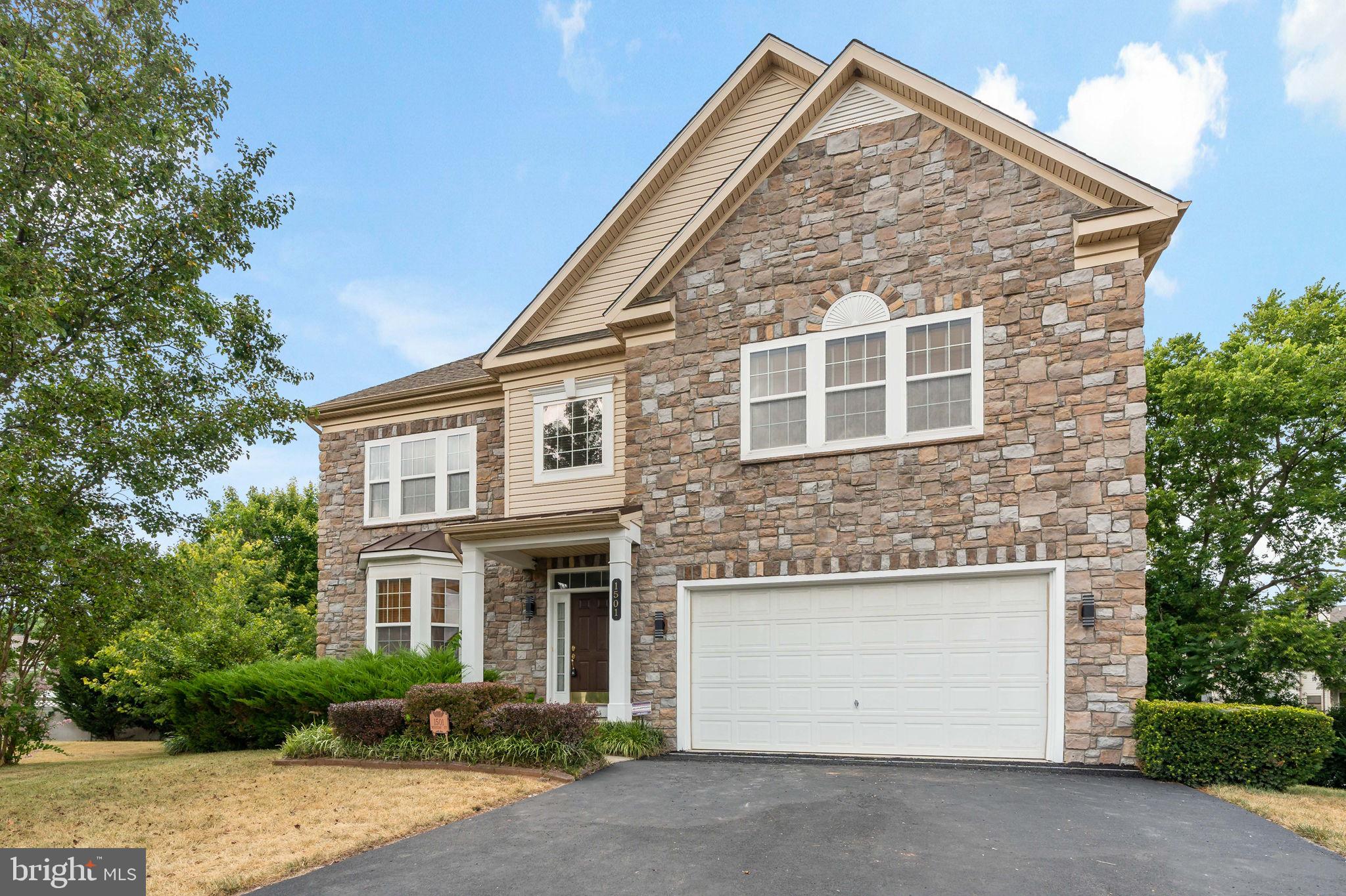 RIVER CREST - Residential