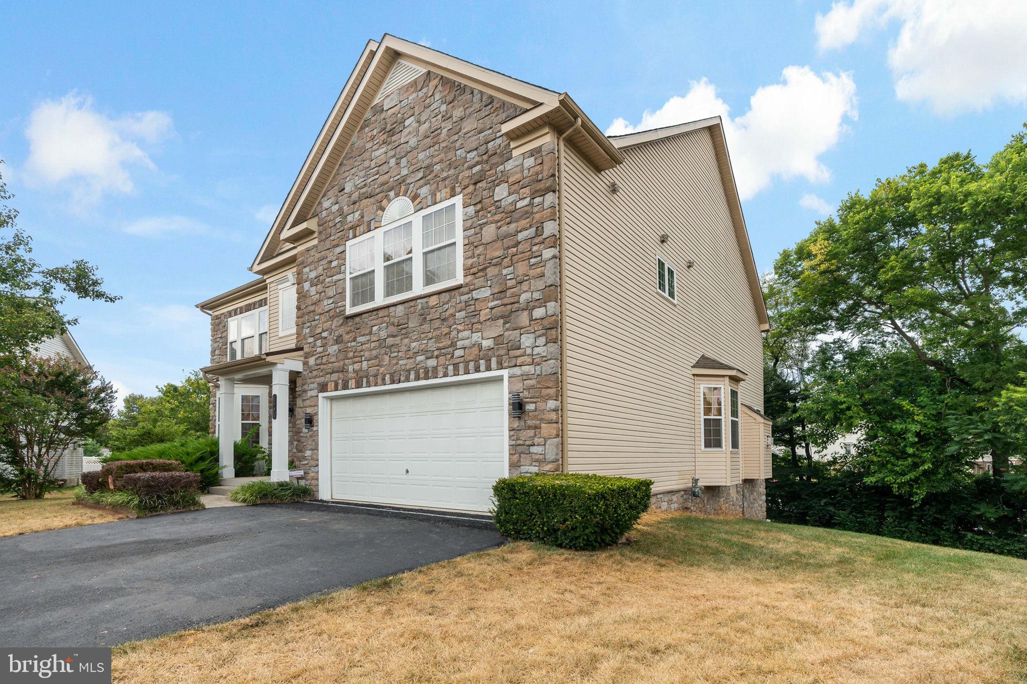 RIVER CREST - Residential