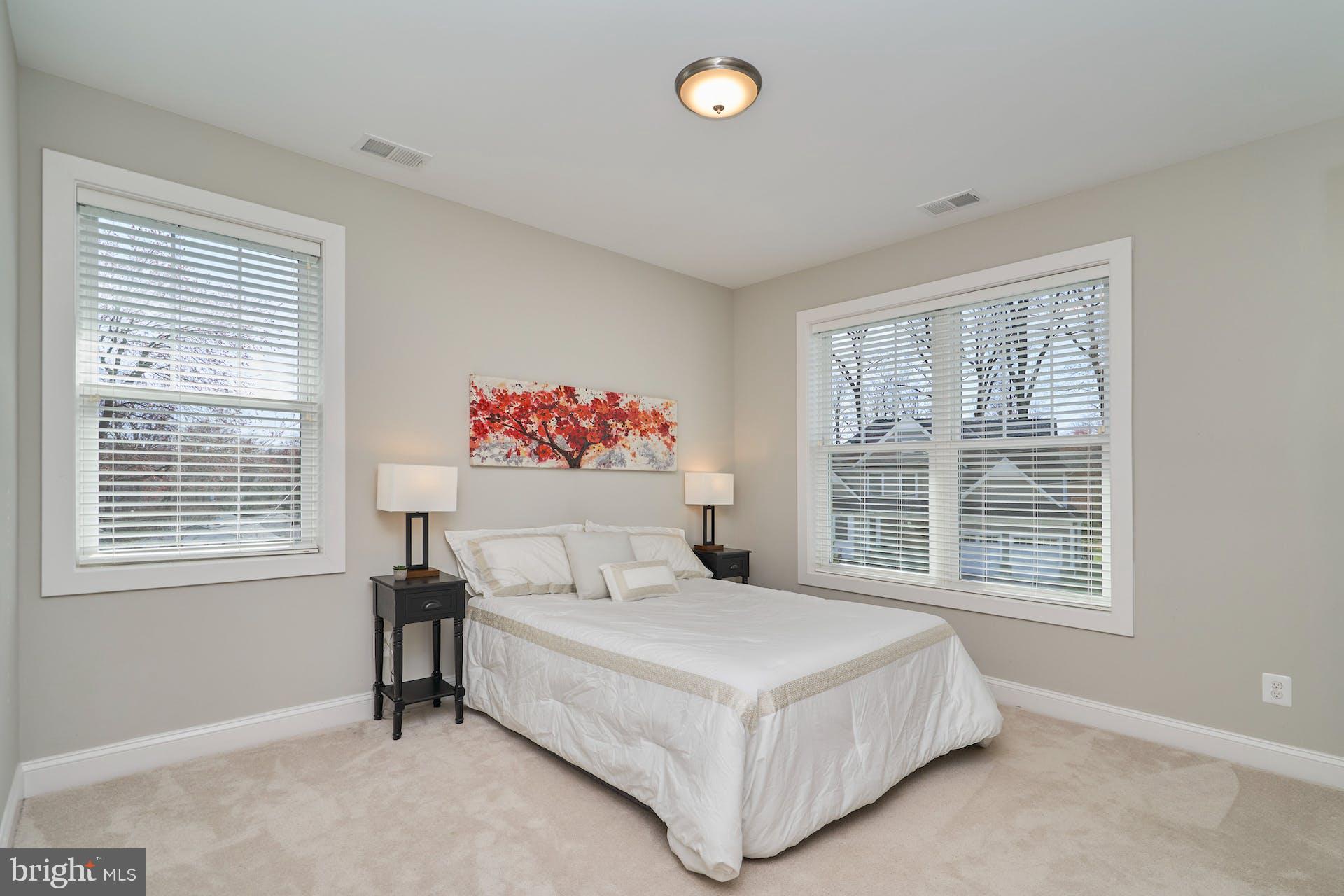 VIENNA WOODS - Residential