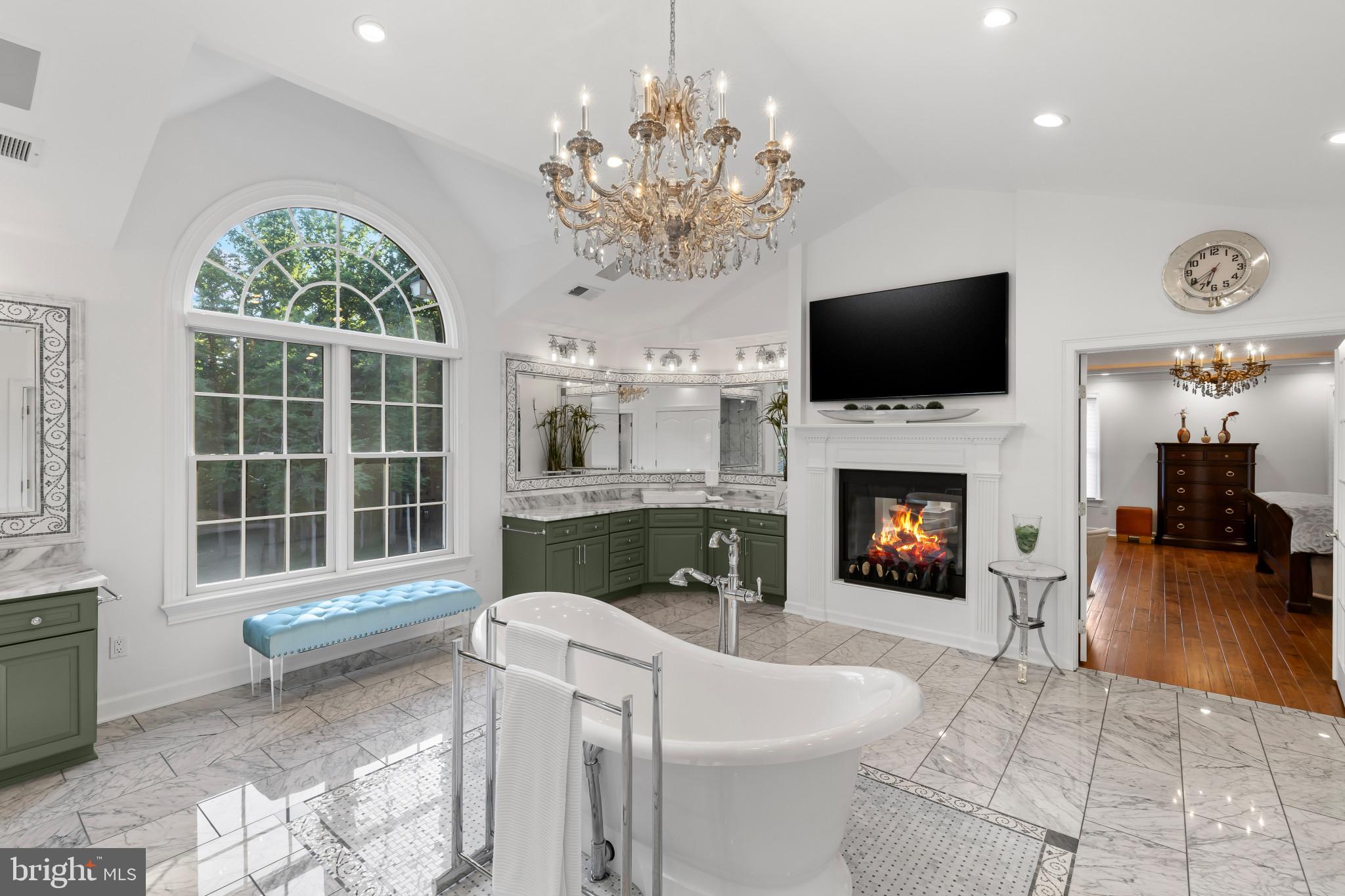 SOUTH RIVER COLONY - Residential