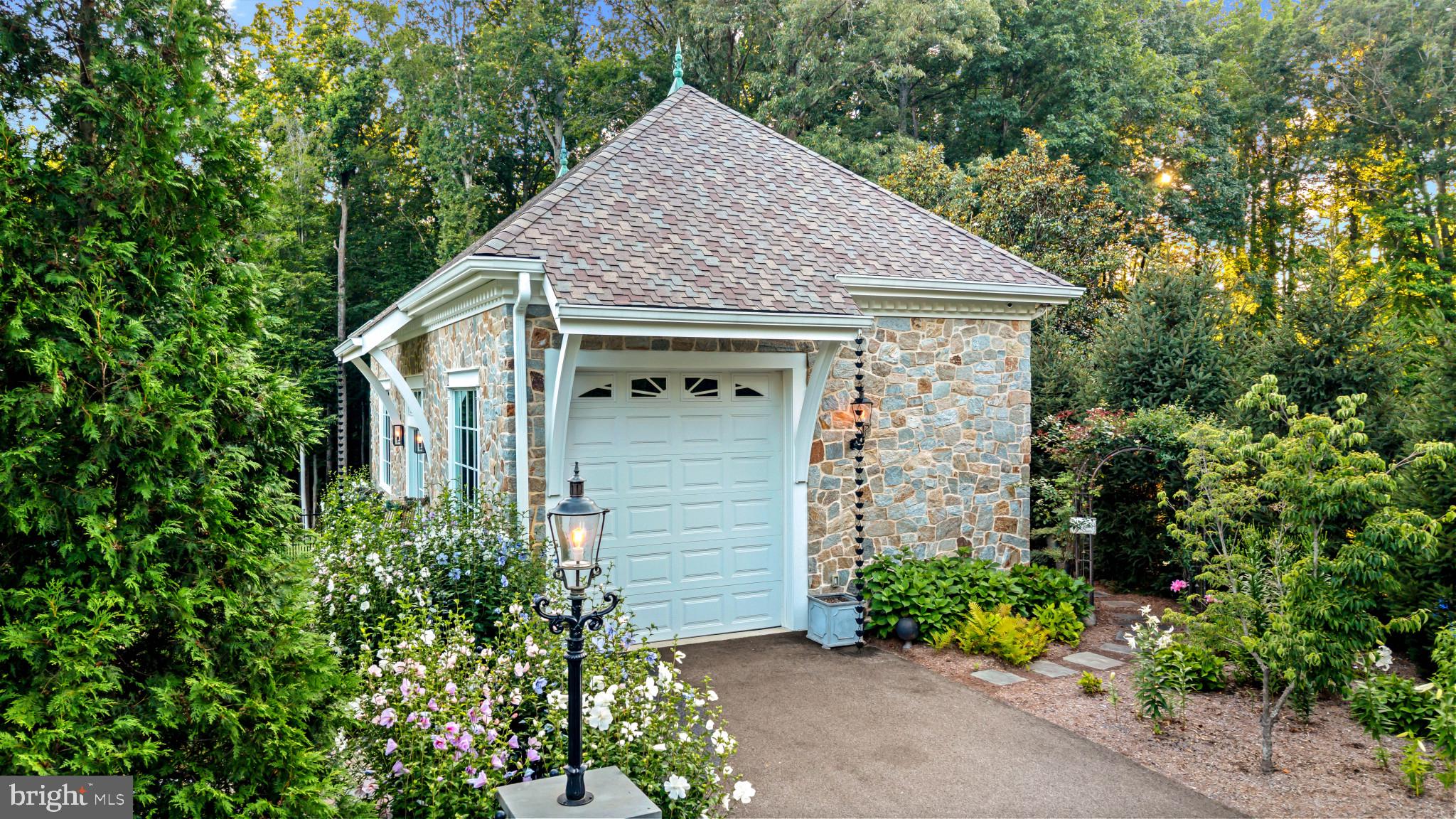 SOUTH RIVER COLONY - Residential