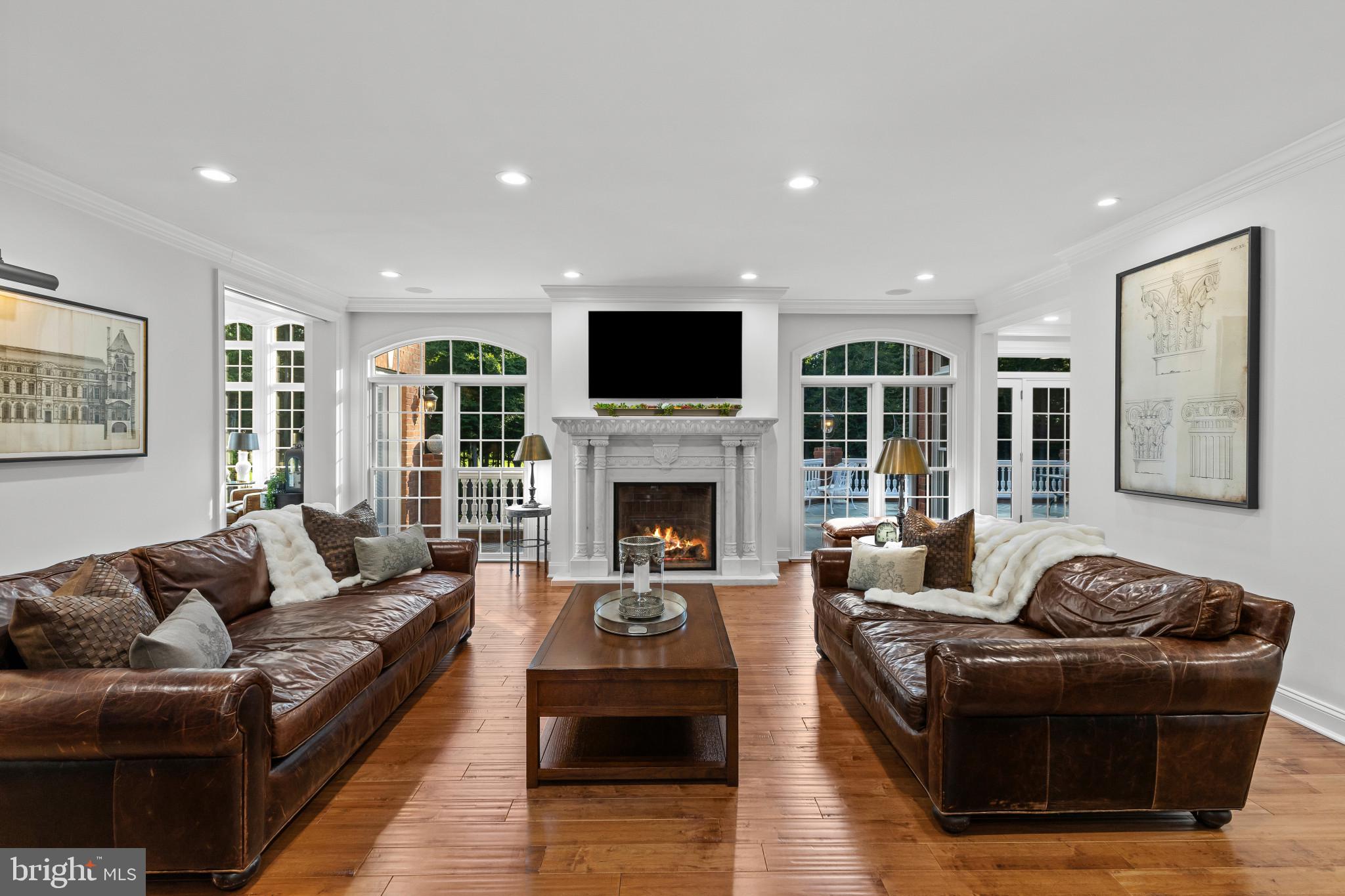 SOUTH RIVER COLONY - Residential