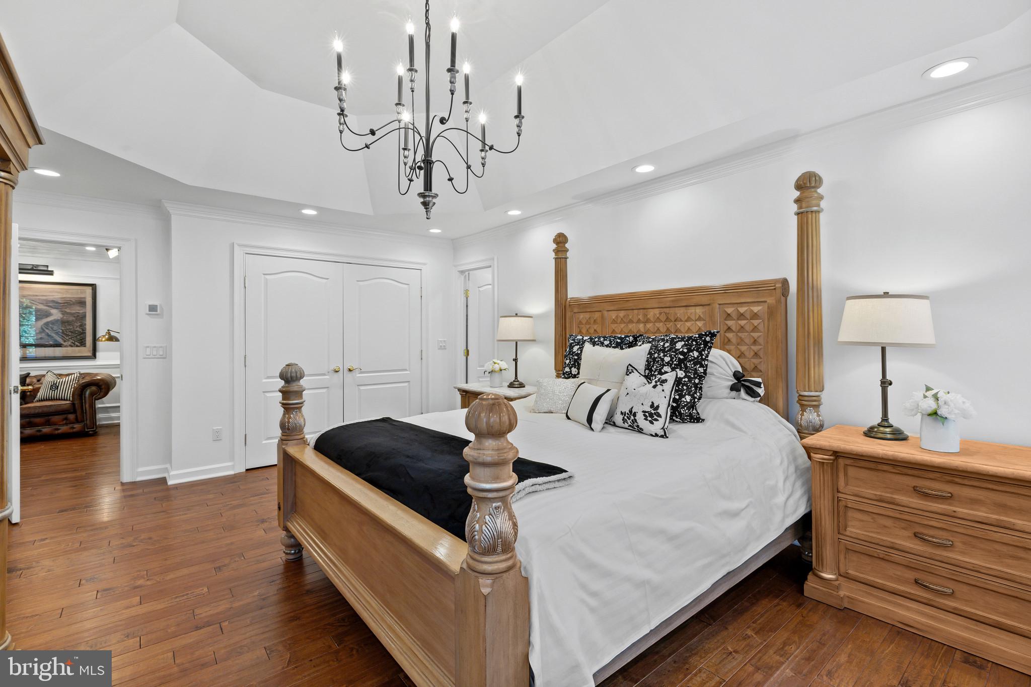 SOUTH RIVER COLONY - Residential