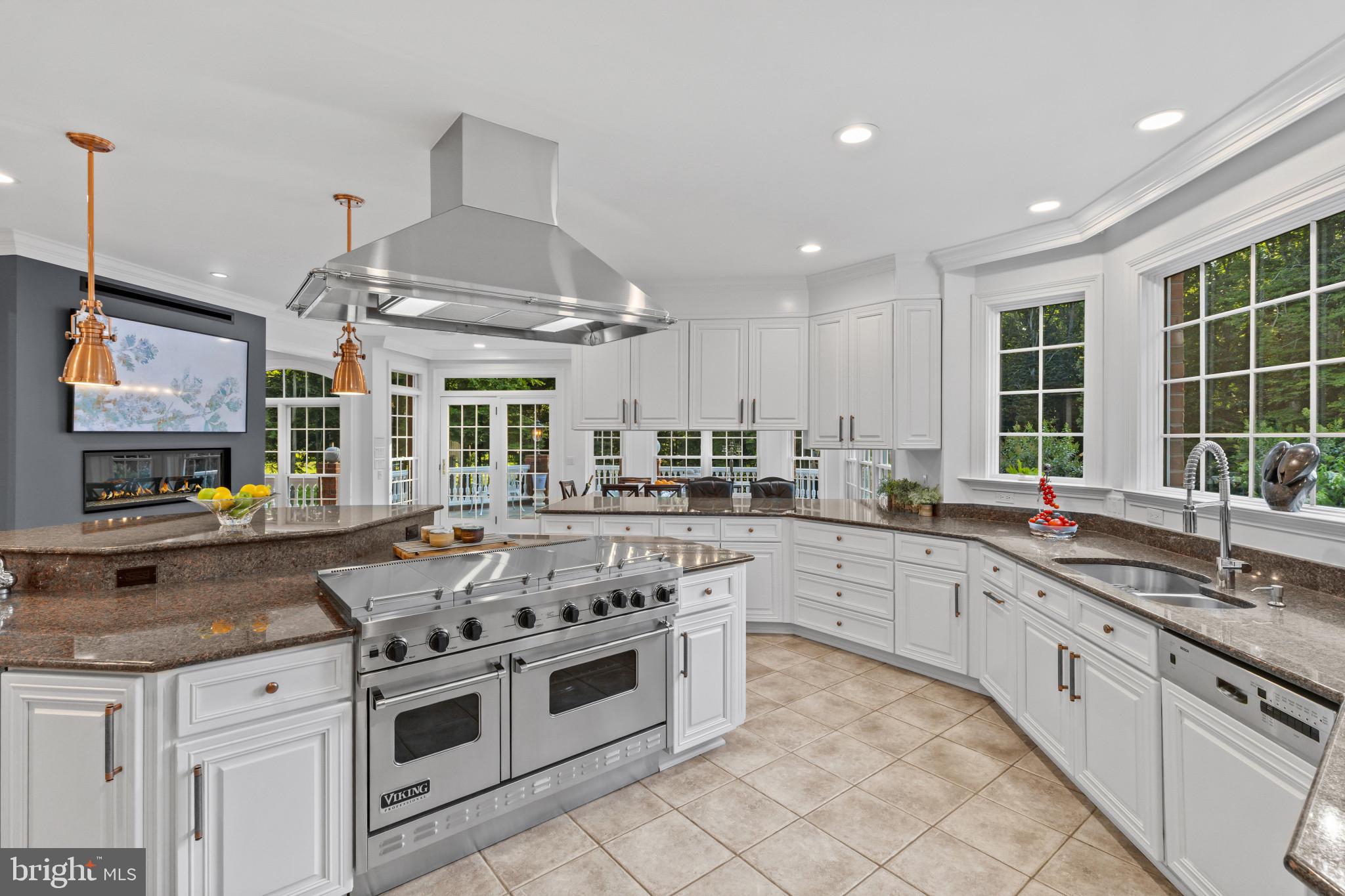 SOUTH RIVER COLONY - Residential