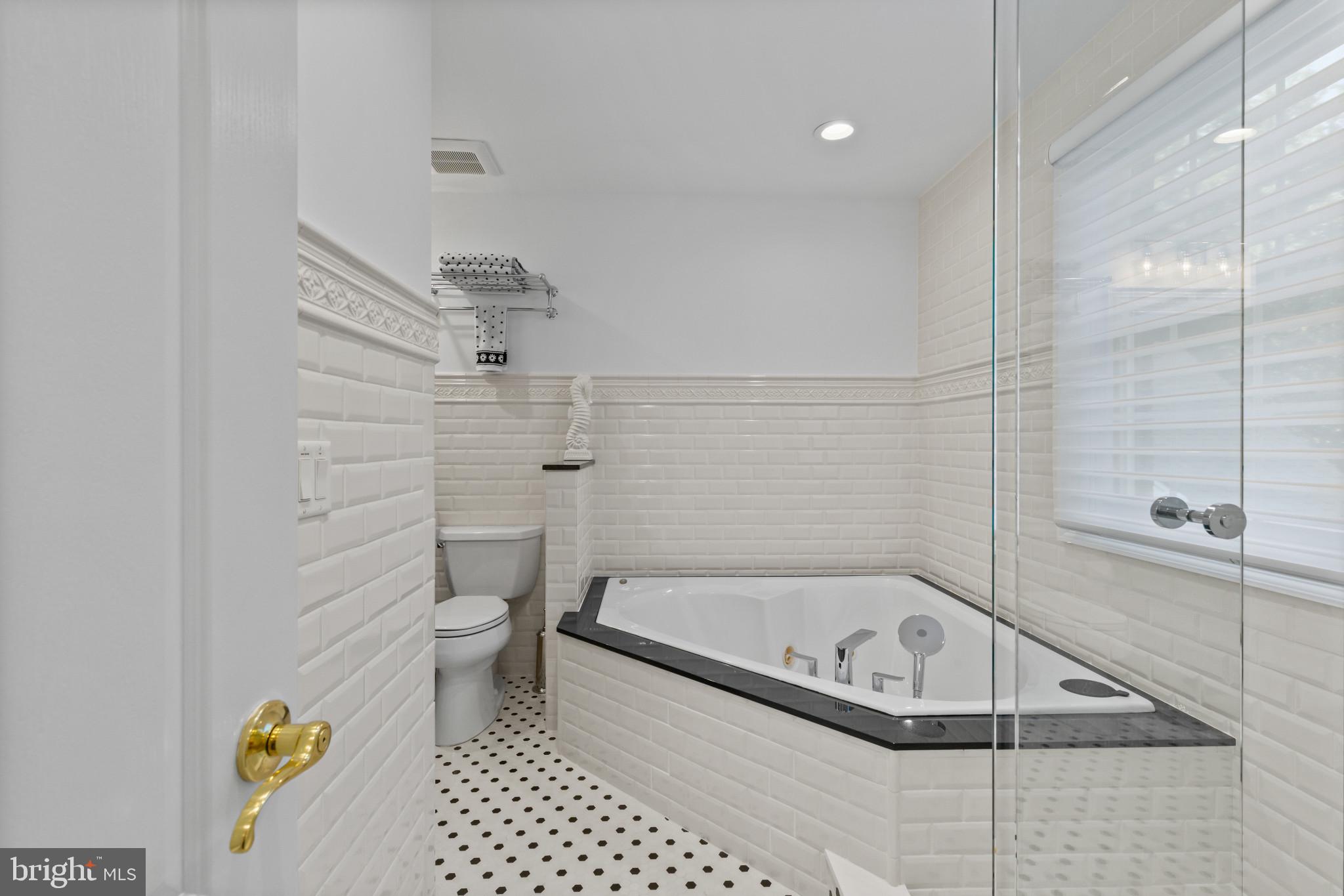 SOUTH RIVER COLONY - Residential