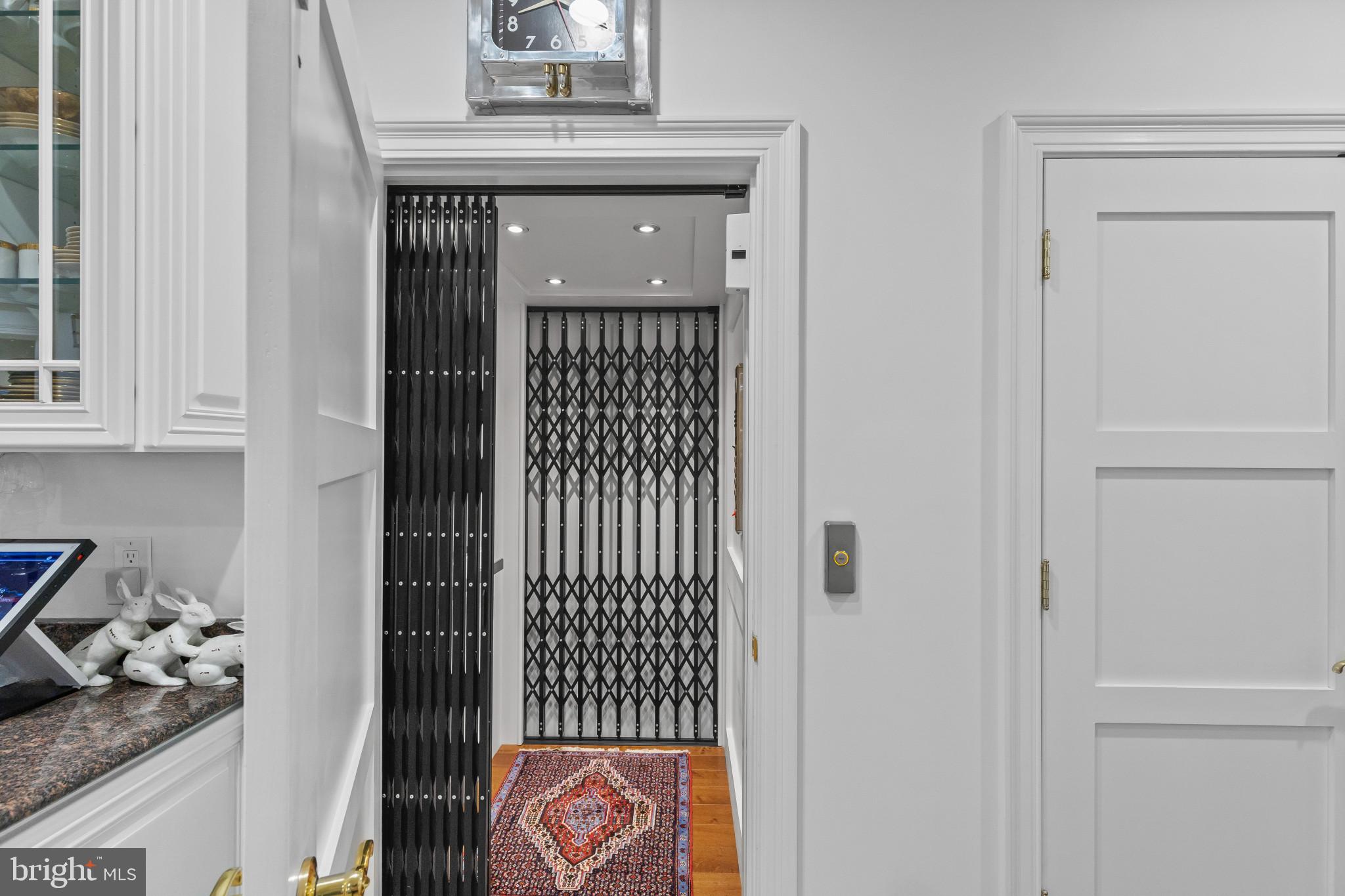 SOUTH RIVER COLONY - Residential