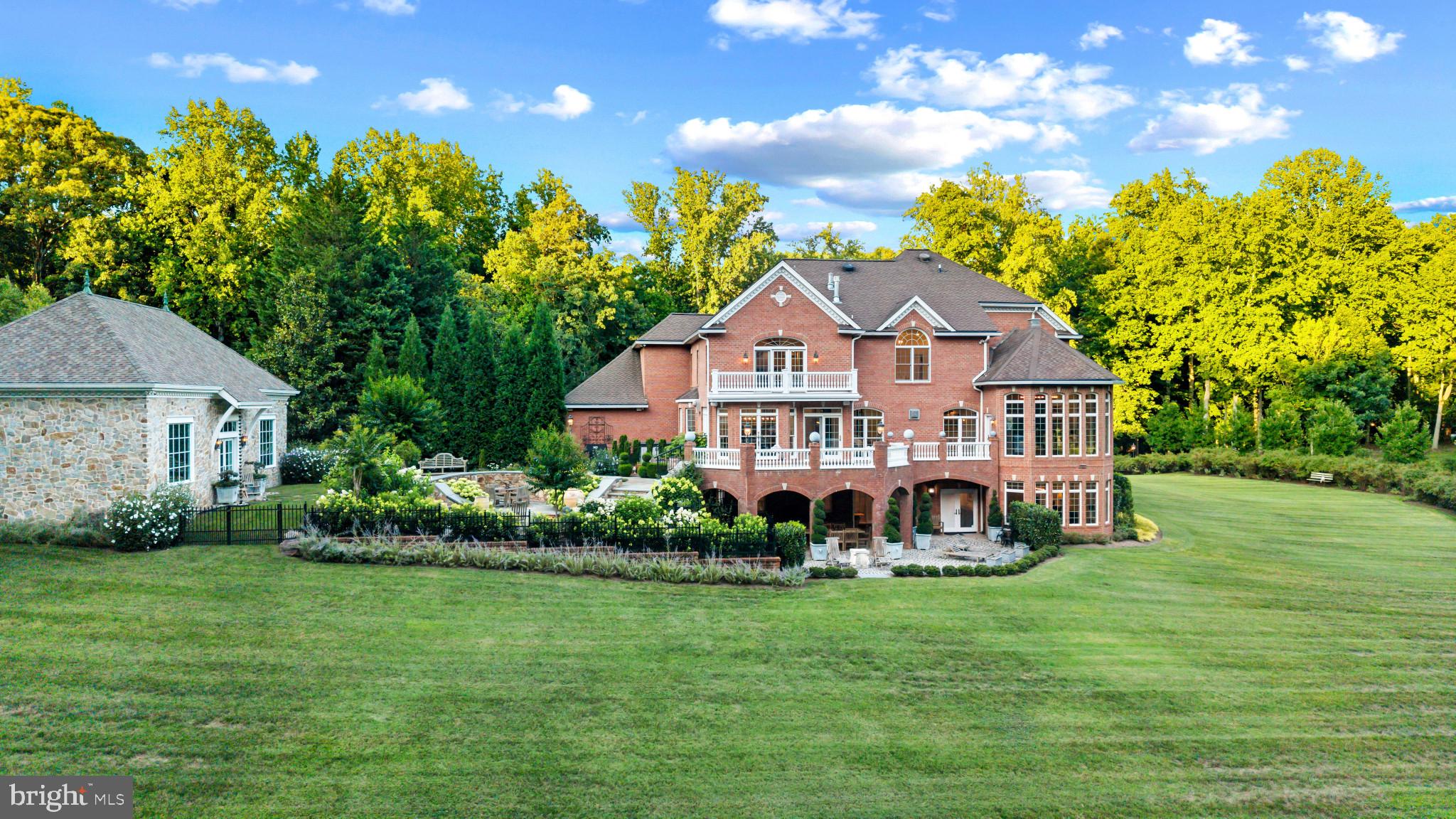 SOUTH RIVER COLONY - Residential