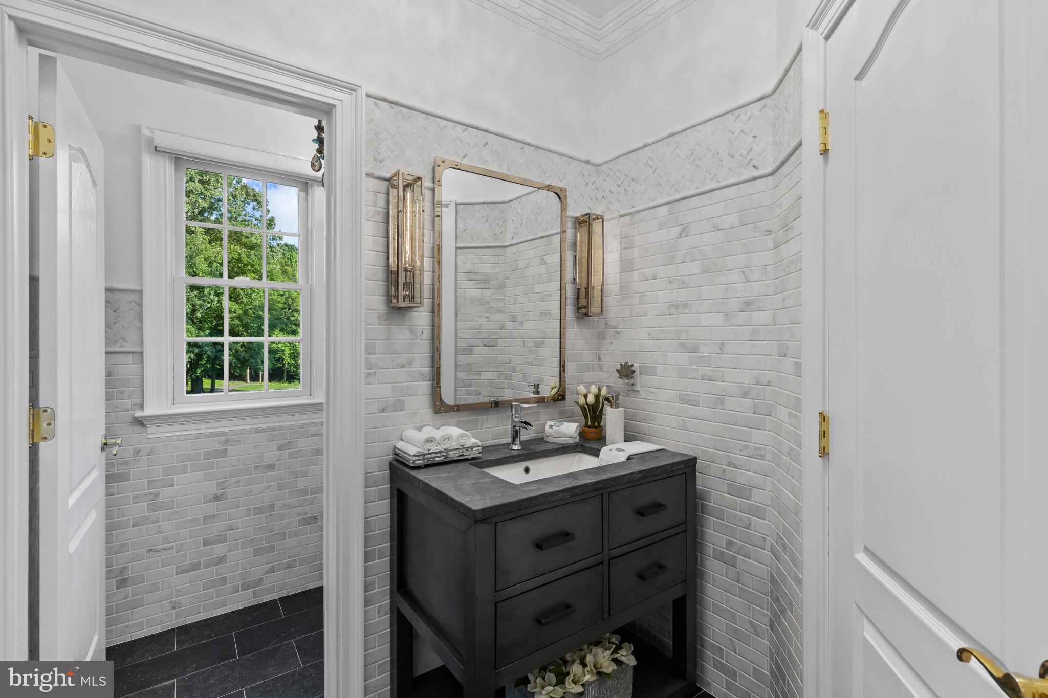 SOUTH RIVER COLONY - Residential