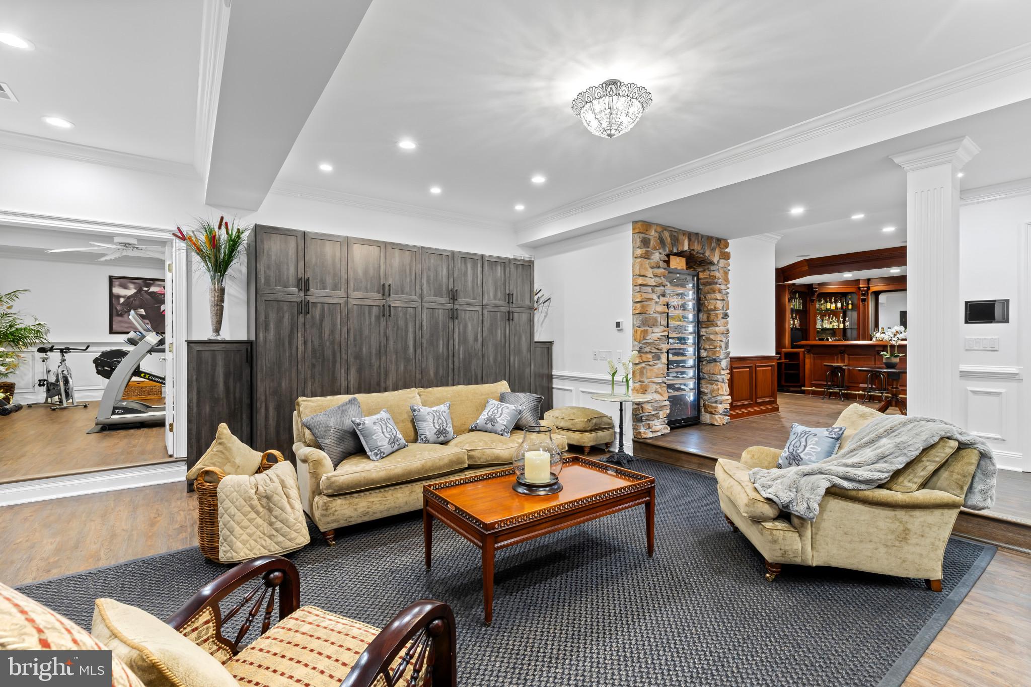 SOUTH RIVER COLONY - Residential