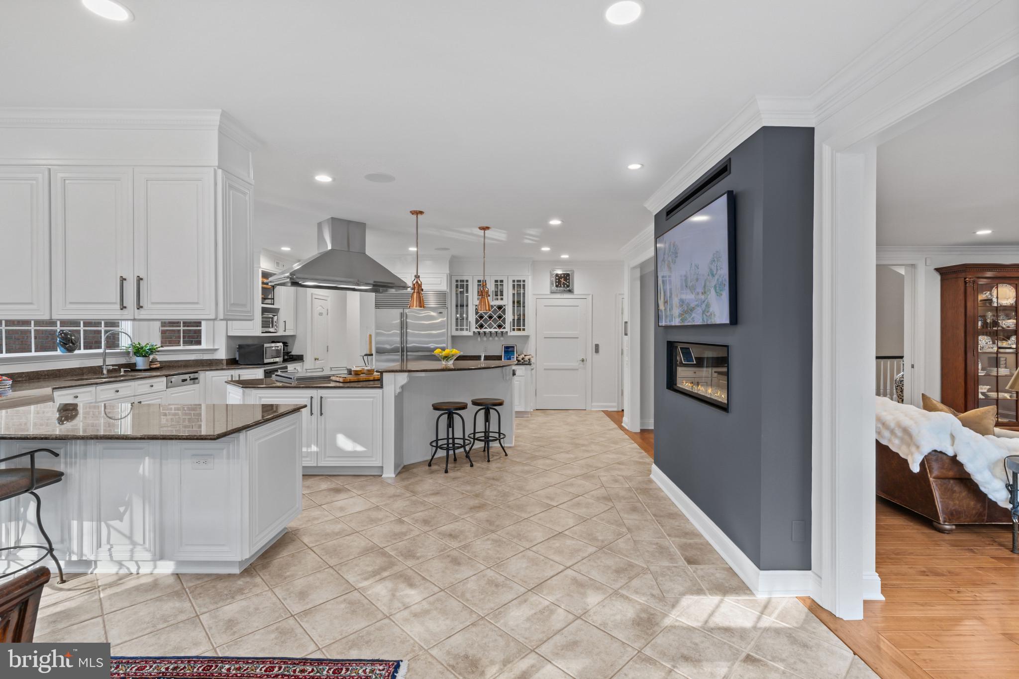 SOUTH RIVER COLONY - Residential