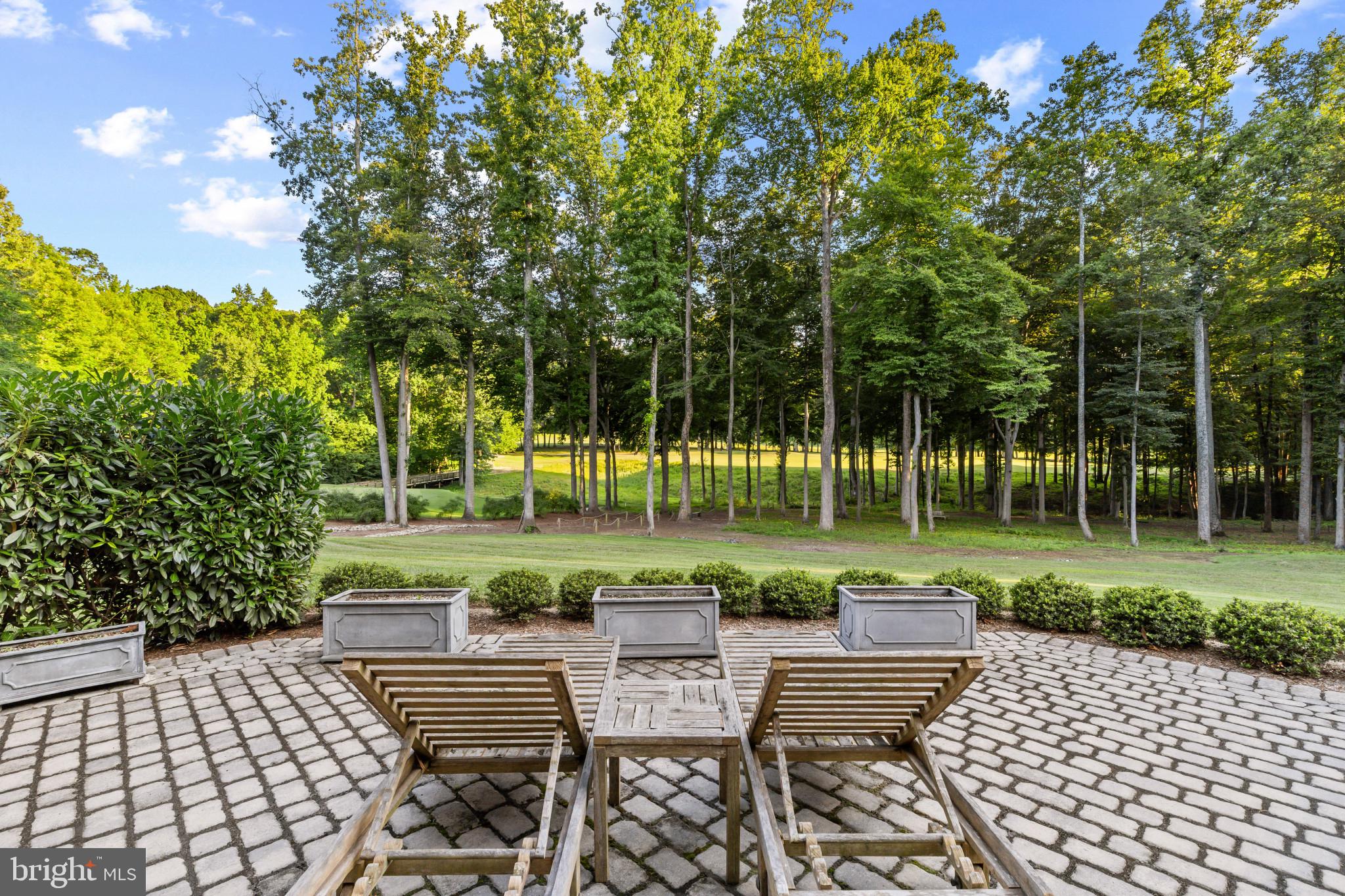 SOUTH RIVER COLONY - Residential
