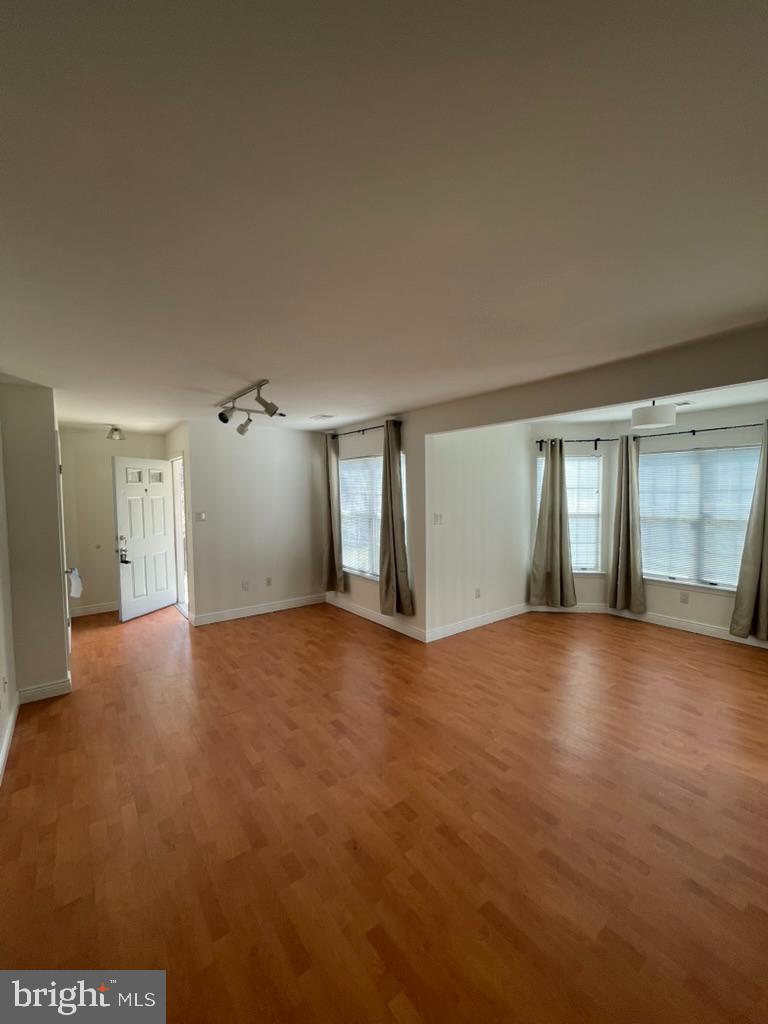 TAMERLANE - Residential Lease