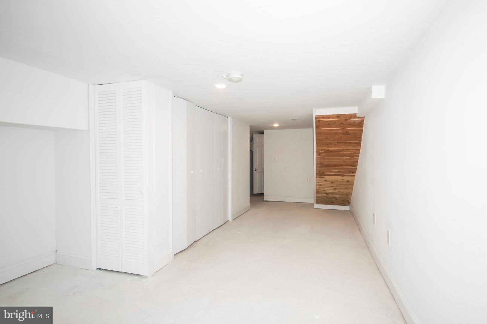 LOCUST POINT - Residential