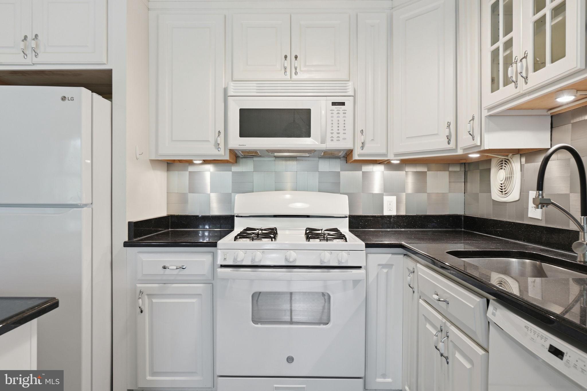 HERITAGE WOODS NORTH - Residential