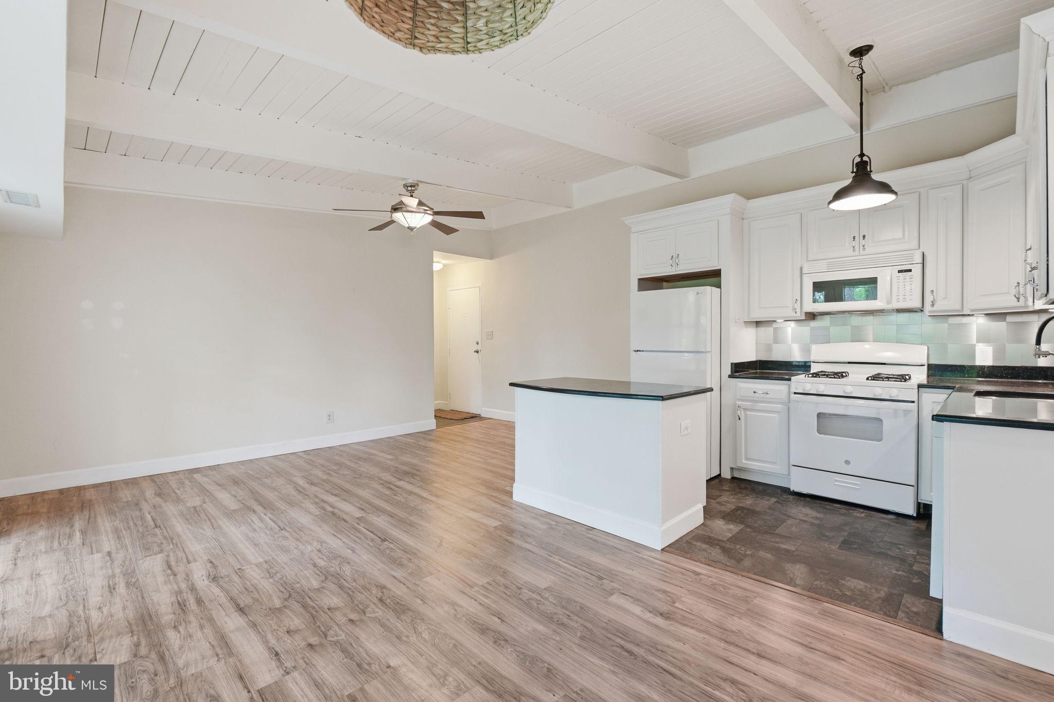 HERITAGE WOODS NORTH - Residential
