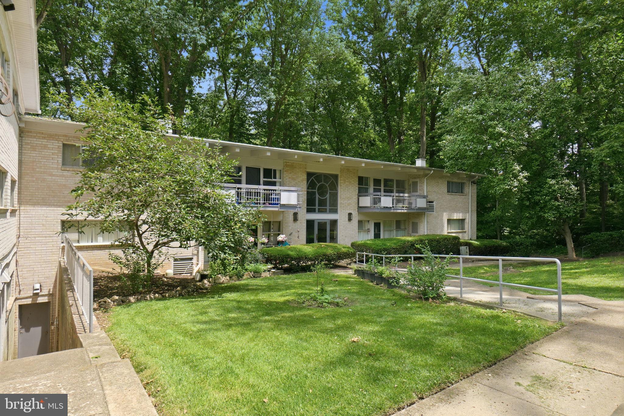 HERITAGE WOODS NORTH - Residential