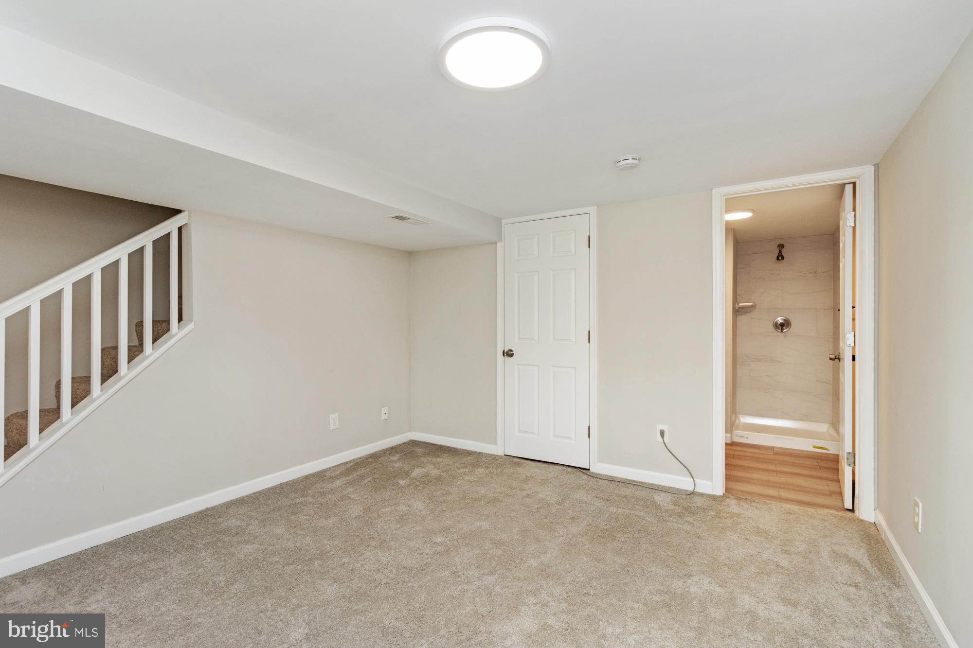 MEDFIELD - Residential Lease