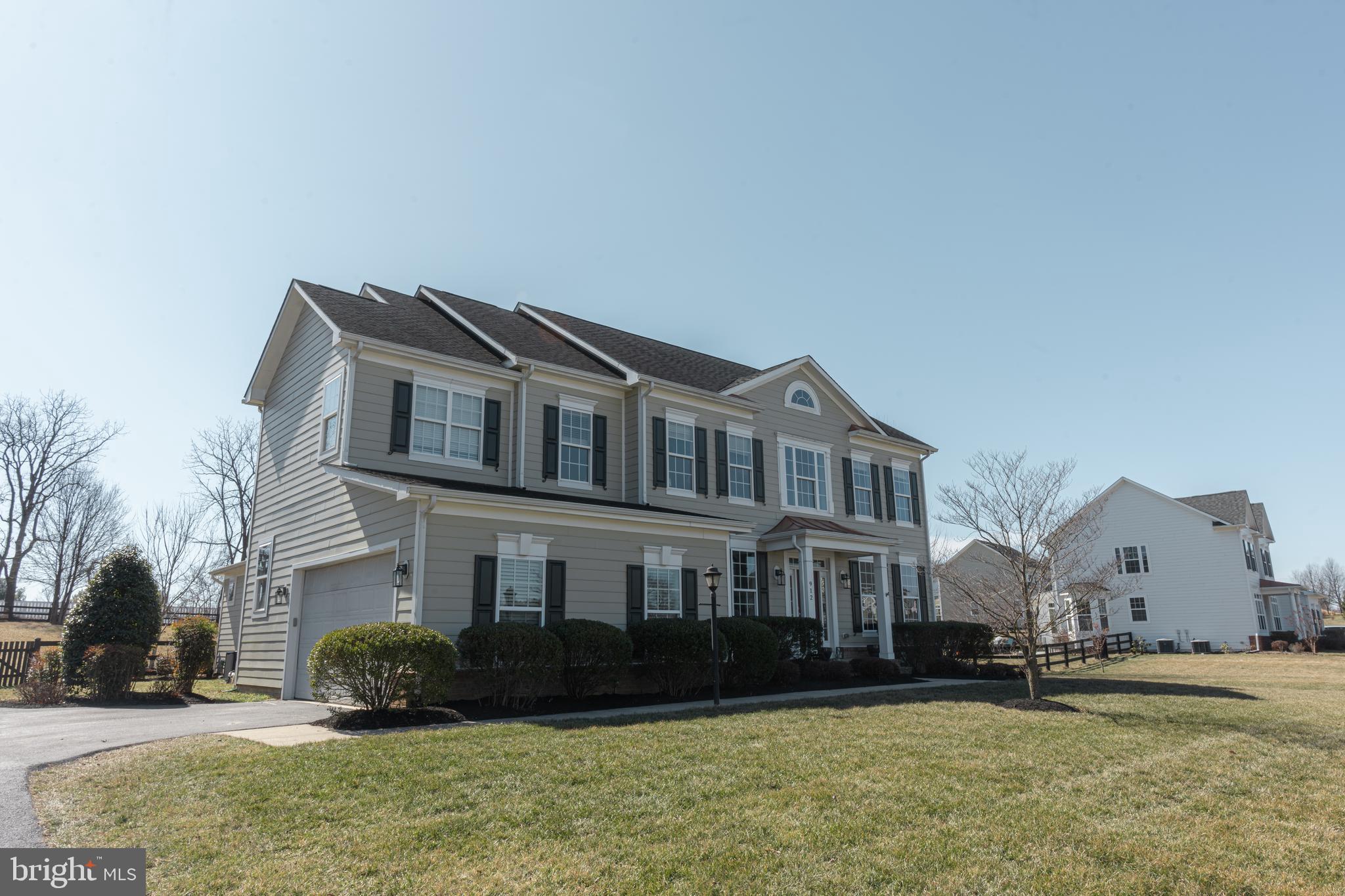 VILLAGE CASE - Residential