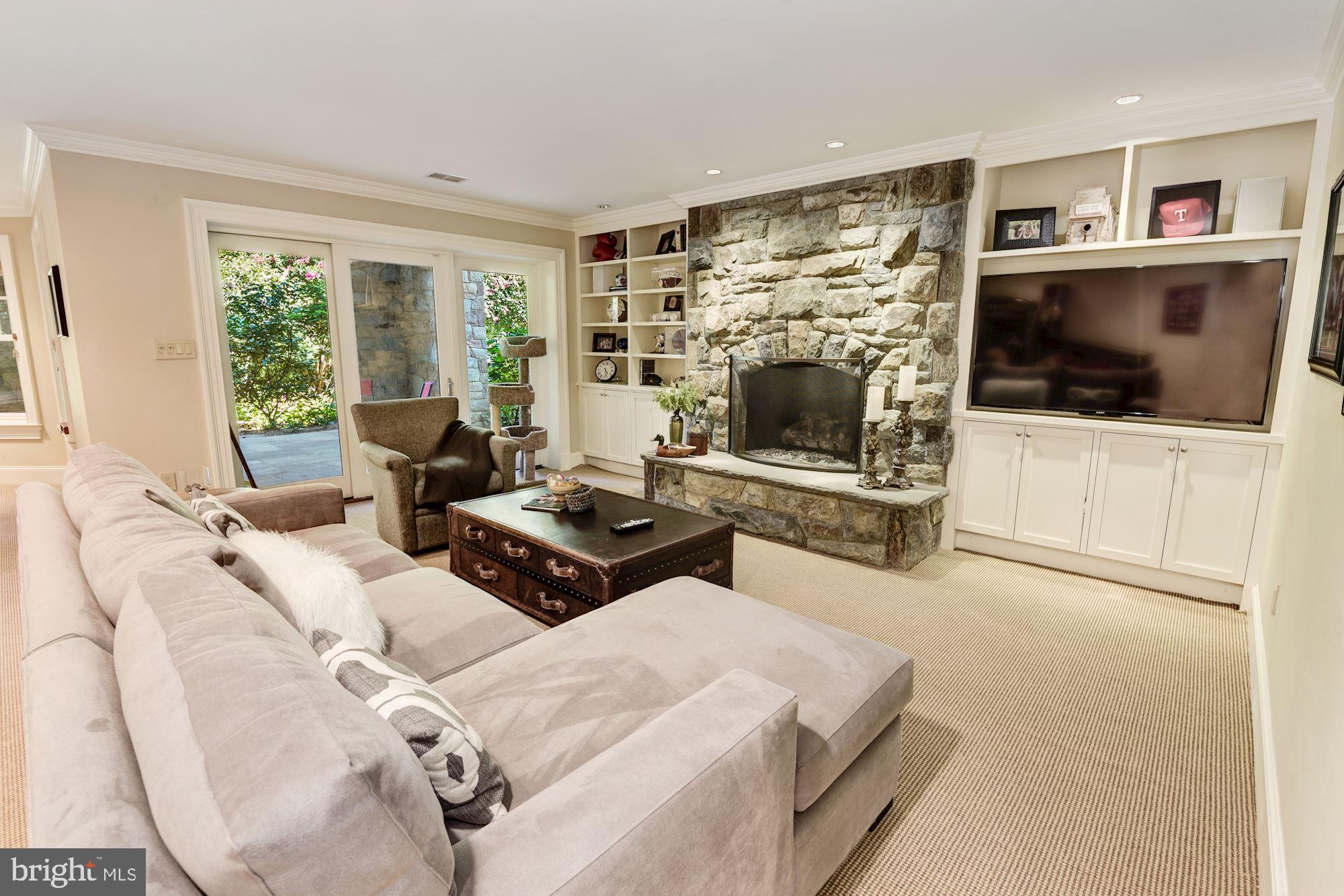 SPRING VALLEY - Residential