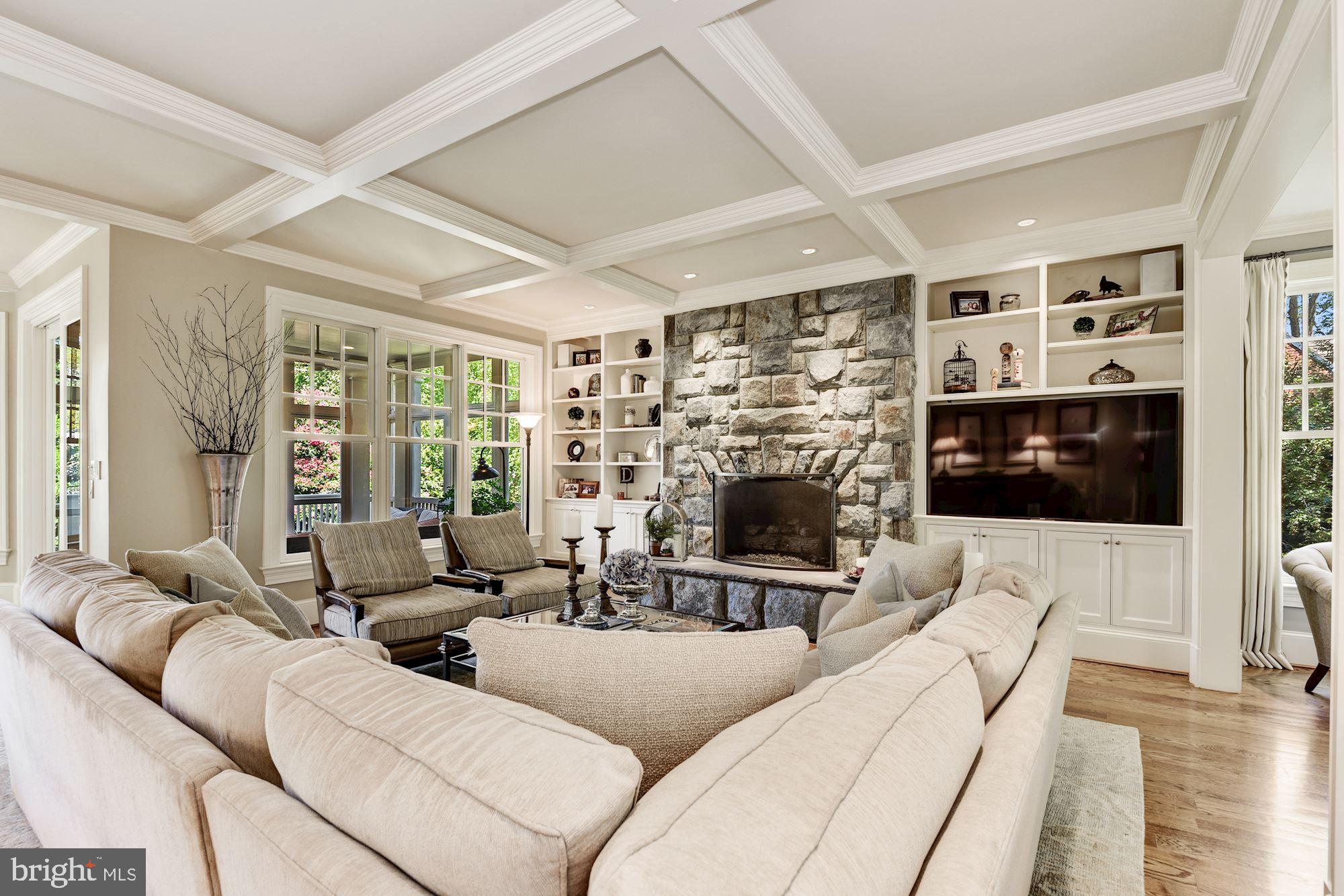 SPRING VALLEY - Residential