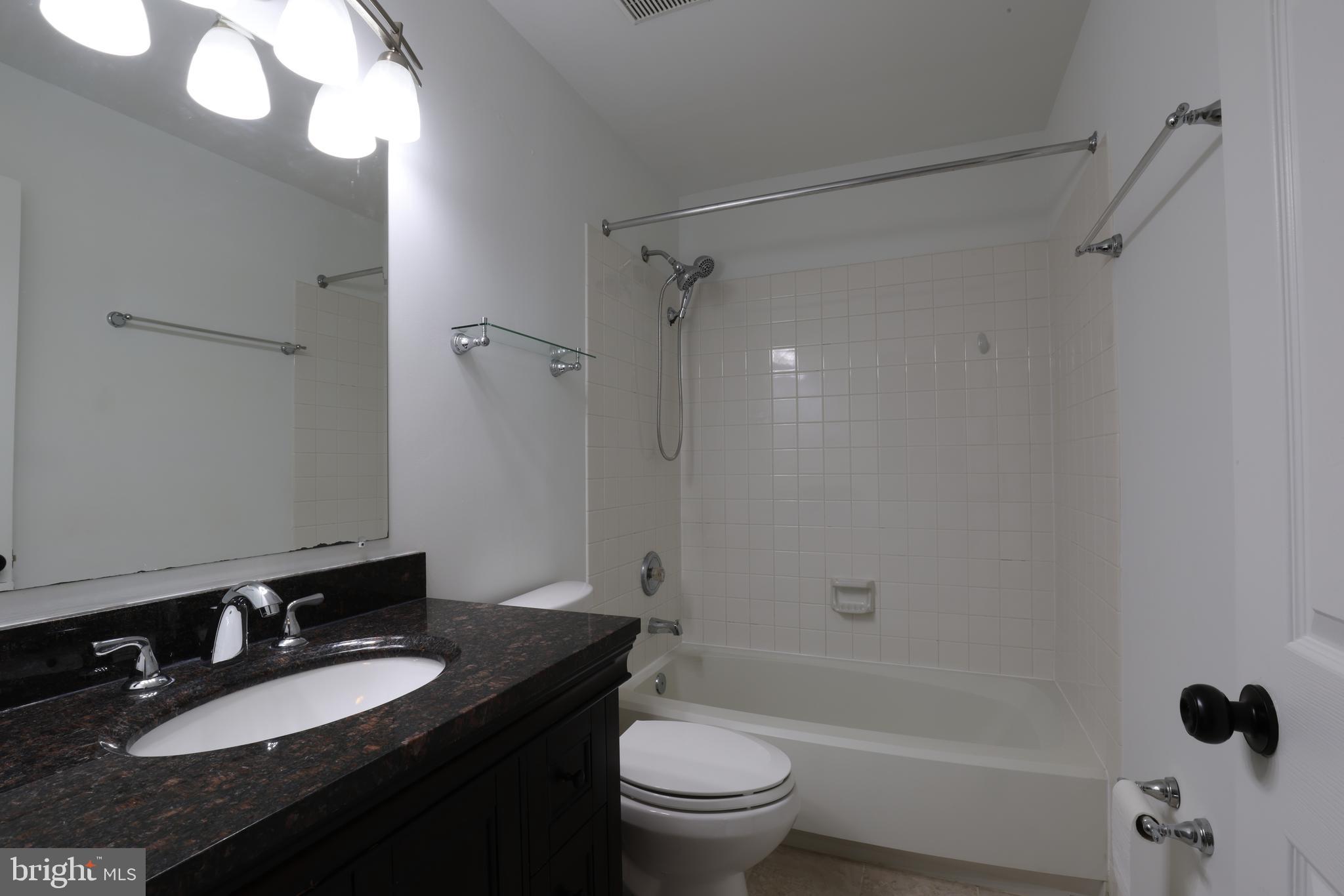 CASCADES - Residential Lease