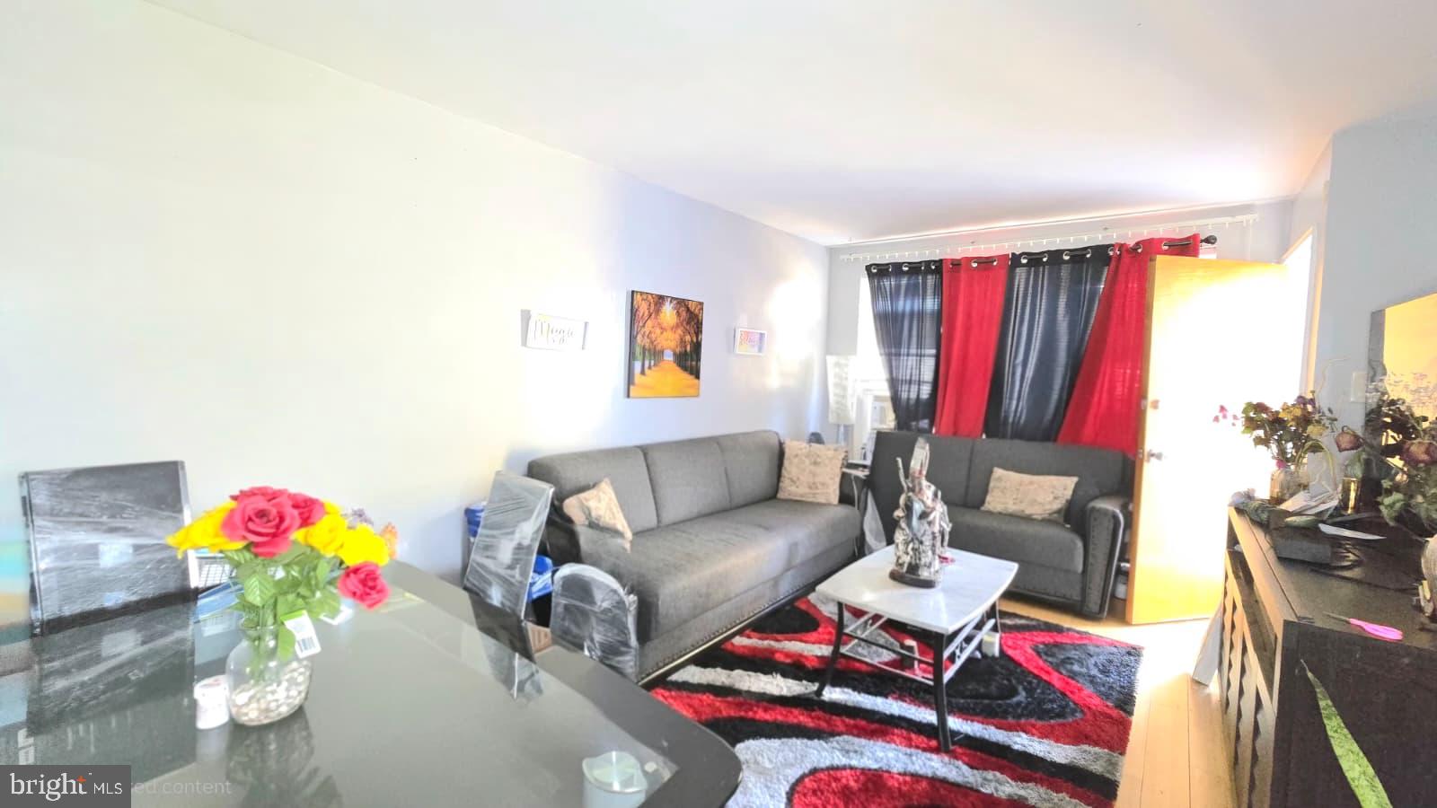FELTONVILLE - Residential Income